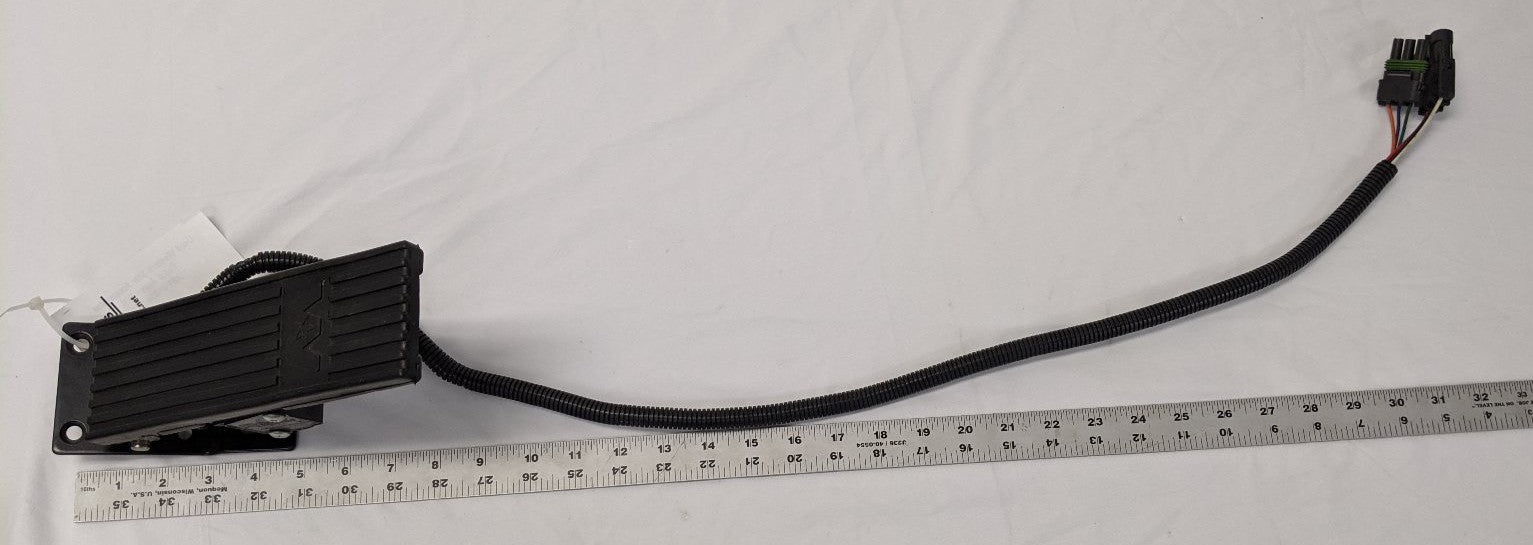 Used Western Star 4900 Dual Analog Accelerator Pedal - P/N  A01-31834-001