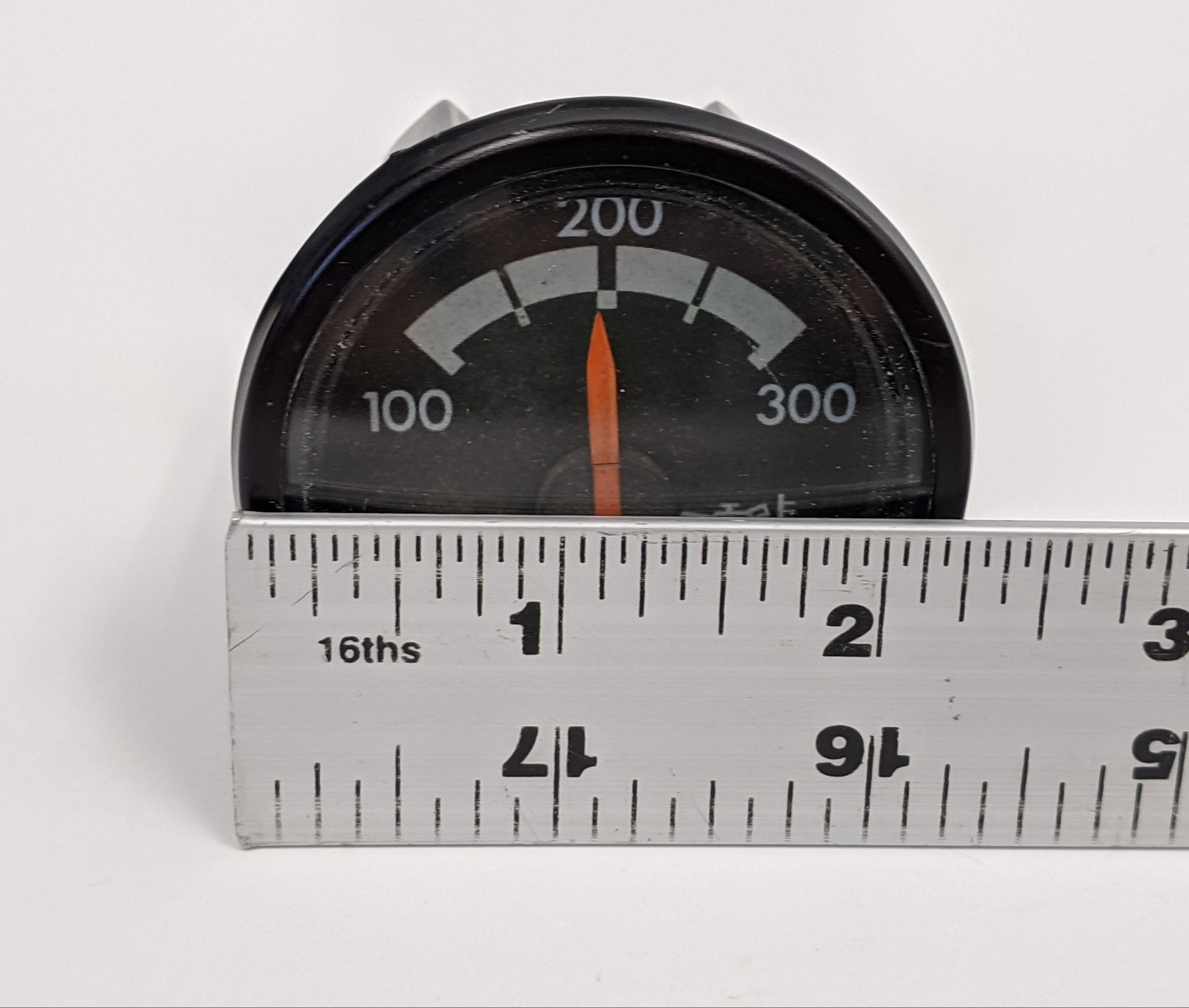 Used Freightliner Deg.°F Engine Oil Temperature Gauge - P/N 22-46517-000 (10093115834684)