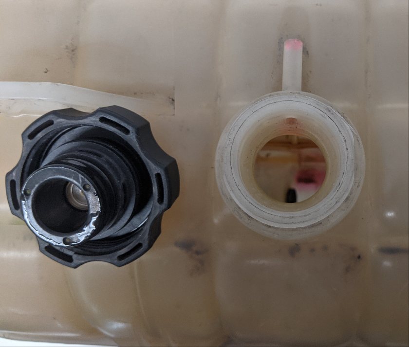 Freightliner Columbia Coolant Reservoir Surge Tank - 05-23045-000