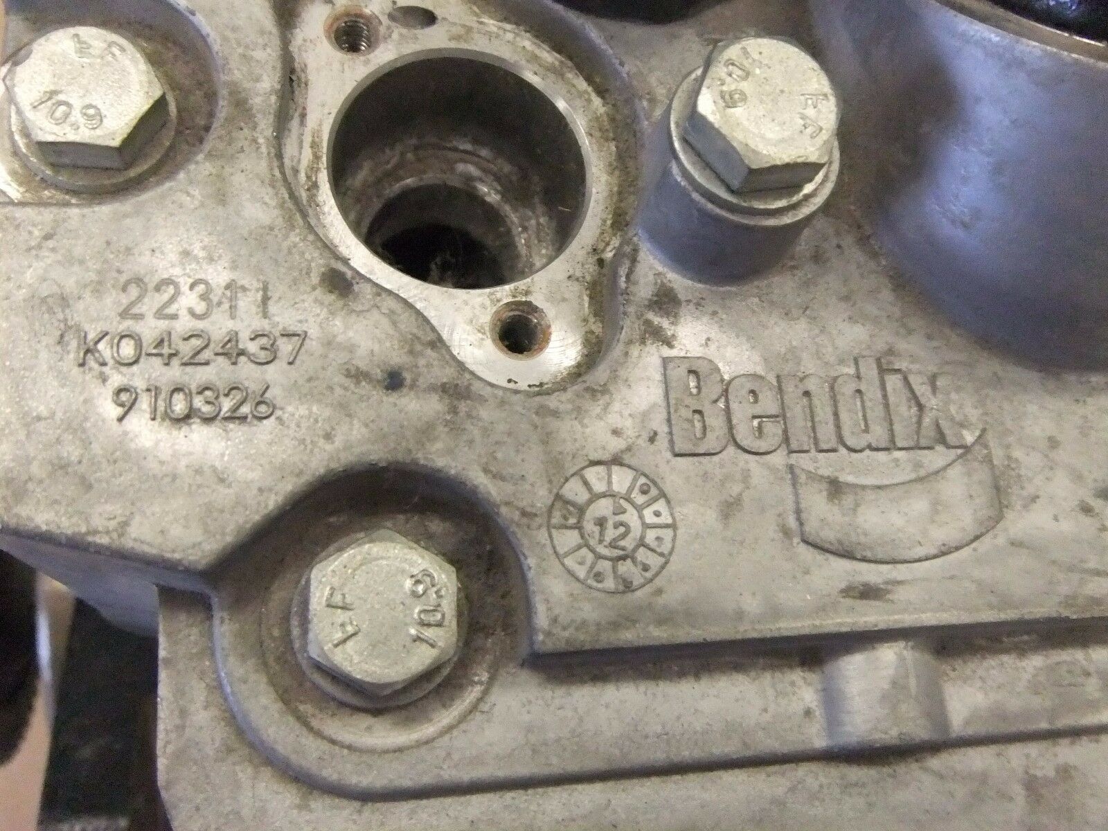 Bendix Compressor - P/N  A 001 130 49 15 (3939685367894)