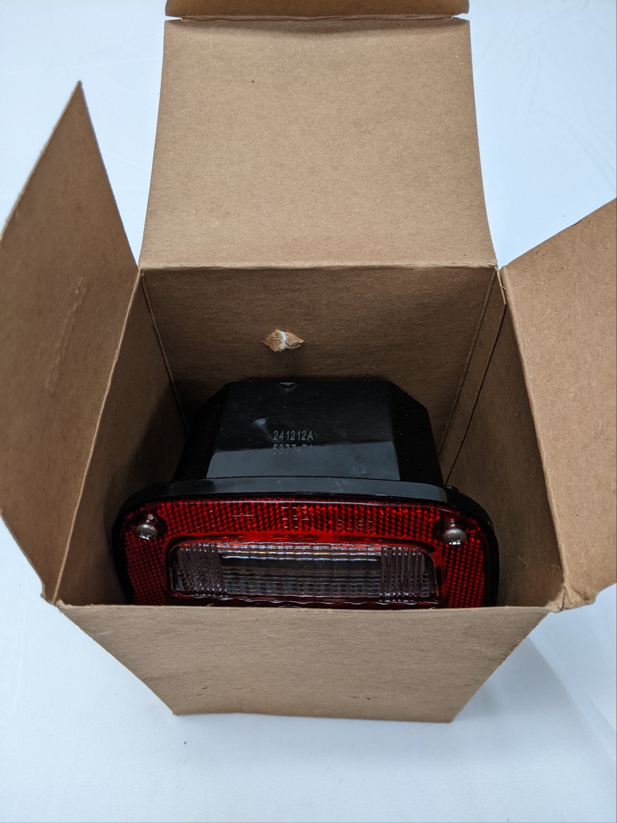Grote 3-Stud Stop/Tail Brake Light LH or RH | 6815440503