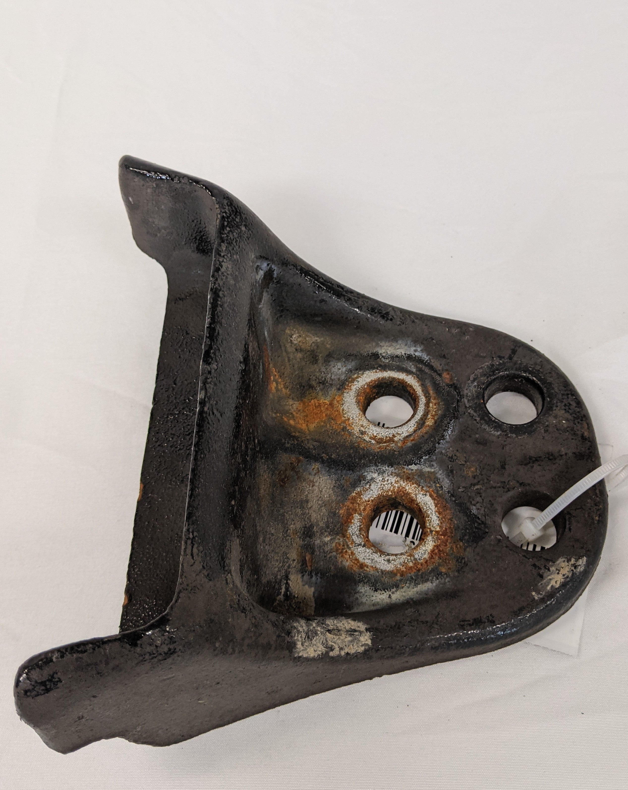Used Freightliner Cascadia P3 Rear Axle Stop Bracket - P/N 16-15617-000 (10091729977660)