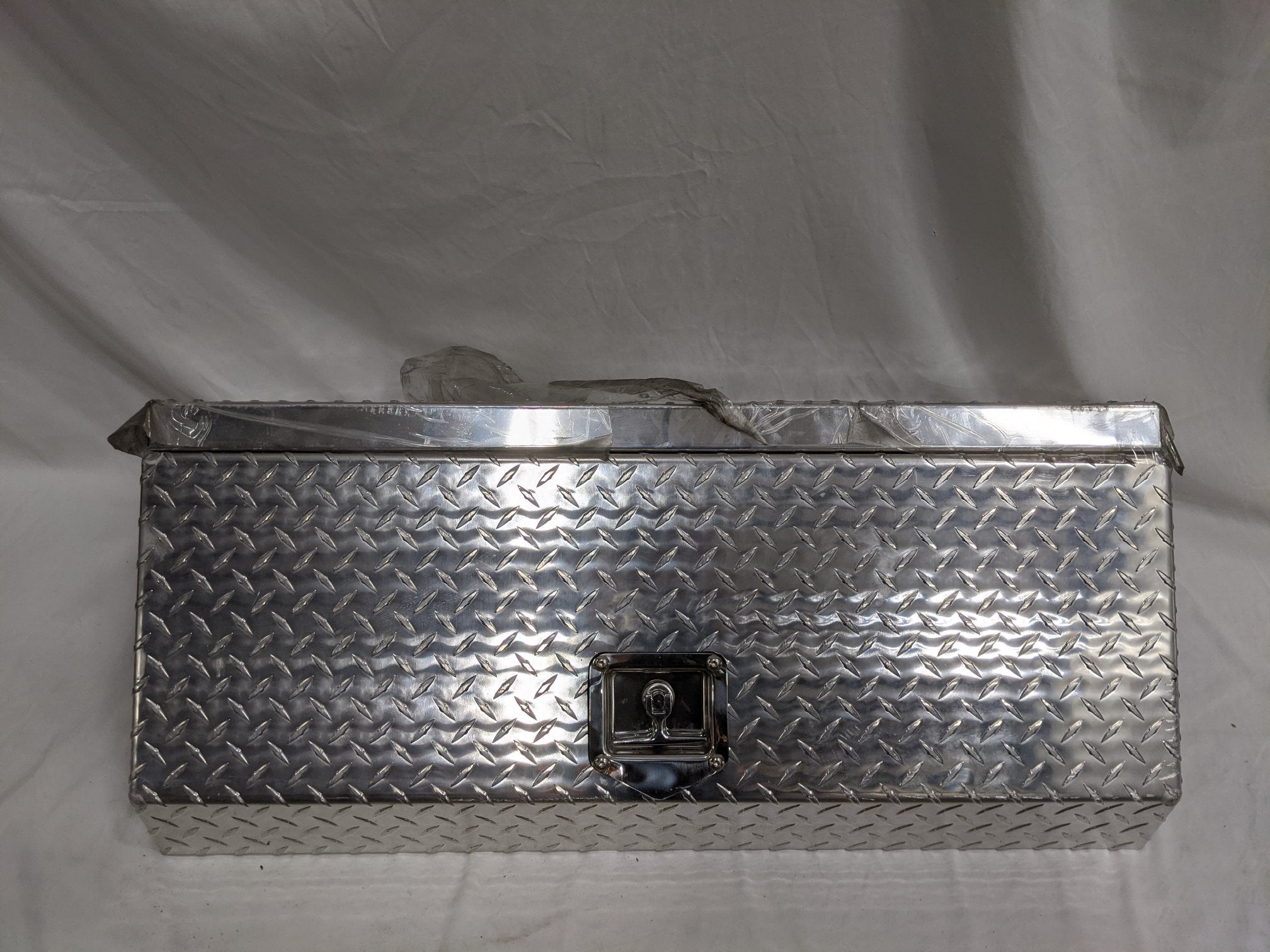 New Freightliner Diamond Lift Off Tool Box Cover - P/N 22-60614-004 (10141446111548)