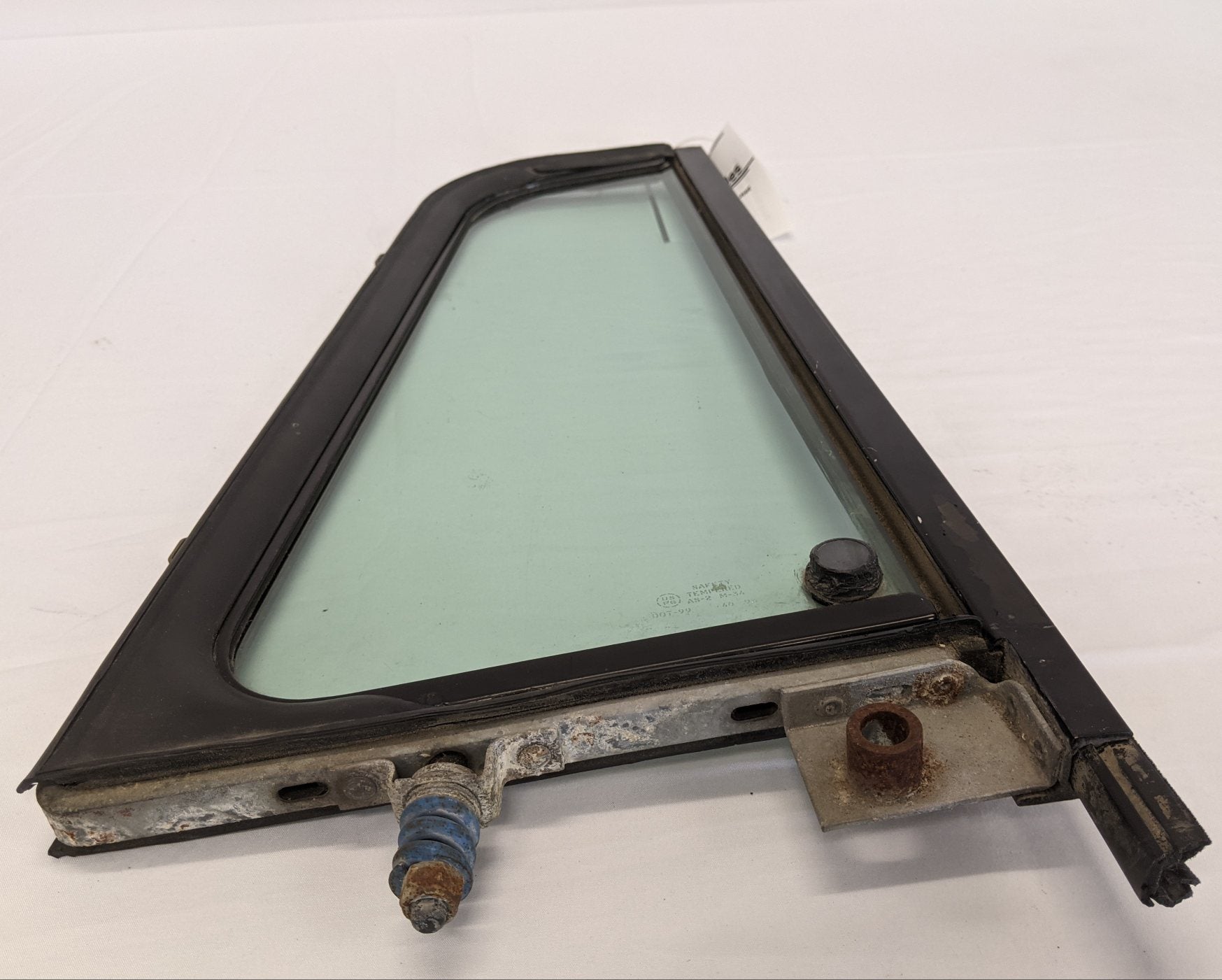 *Missing Handle* Freightliner FLD LH Tinted Vent Window - P/N A18-17428-002 (10091425300796)
