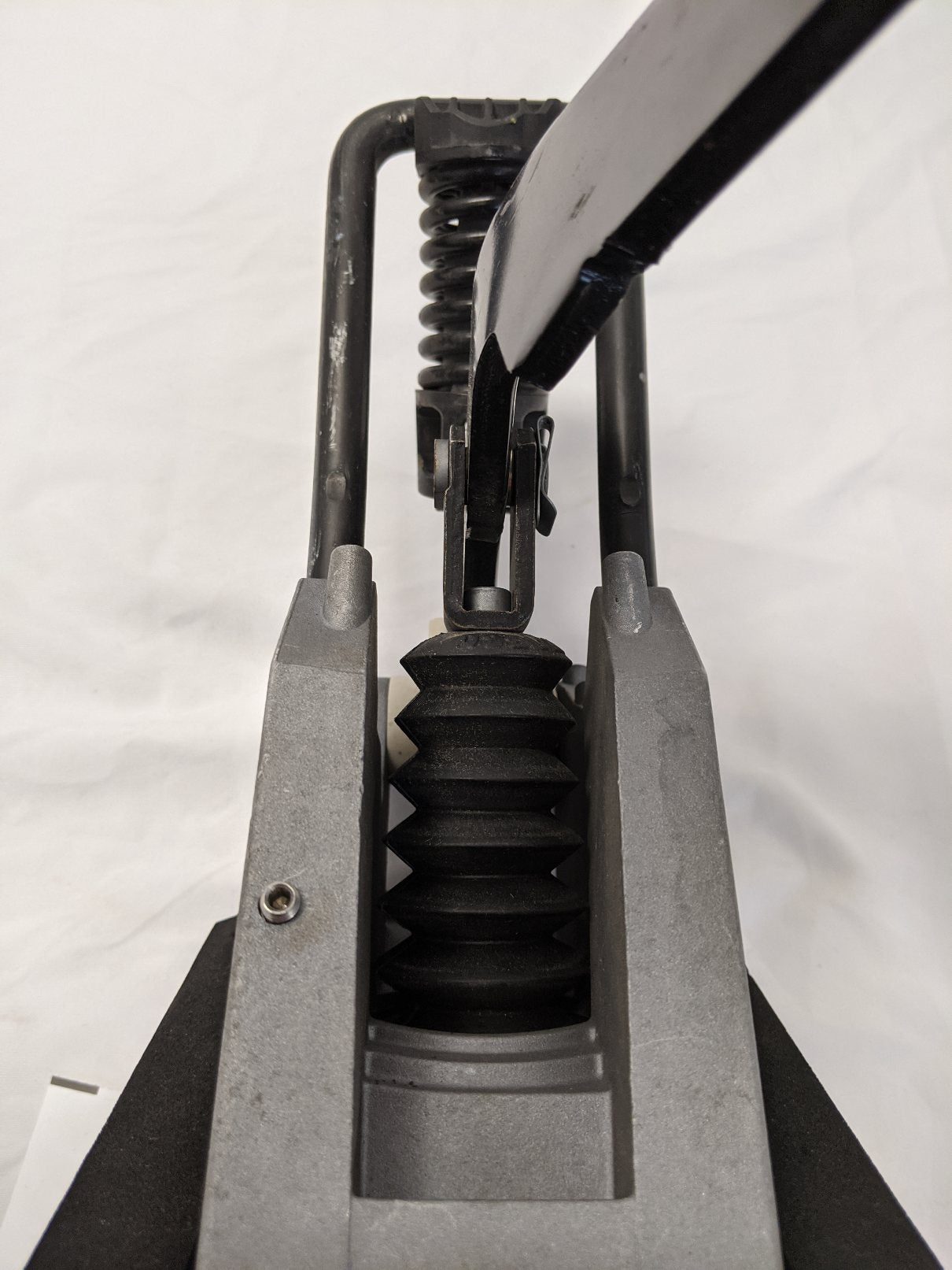 *No Switch Wire* Freightliner Clutch Mechanical Assembly Pedal - WAB 965 001 116 0