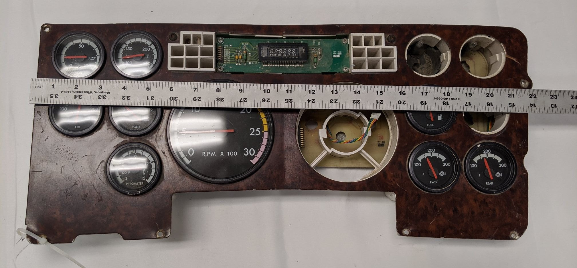 Freightliner Columbia Dash Instrument Cluster Panel w/ Gauges