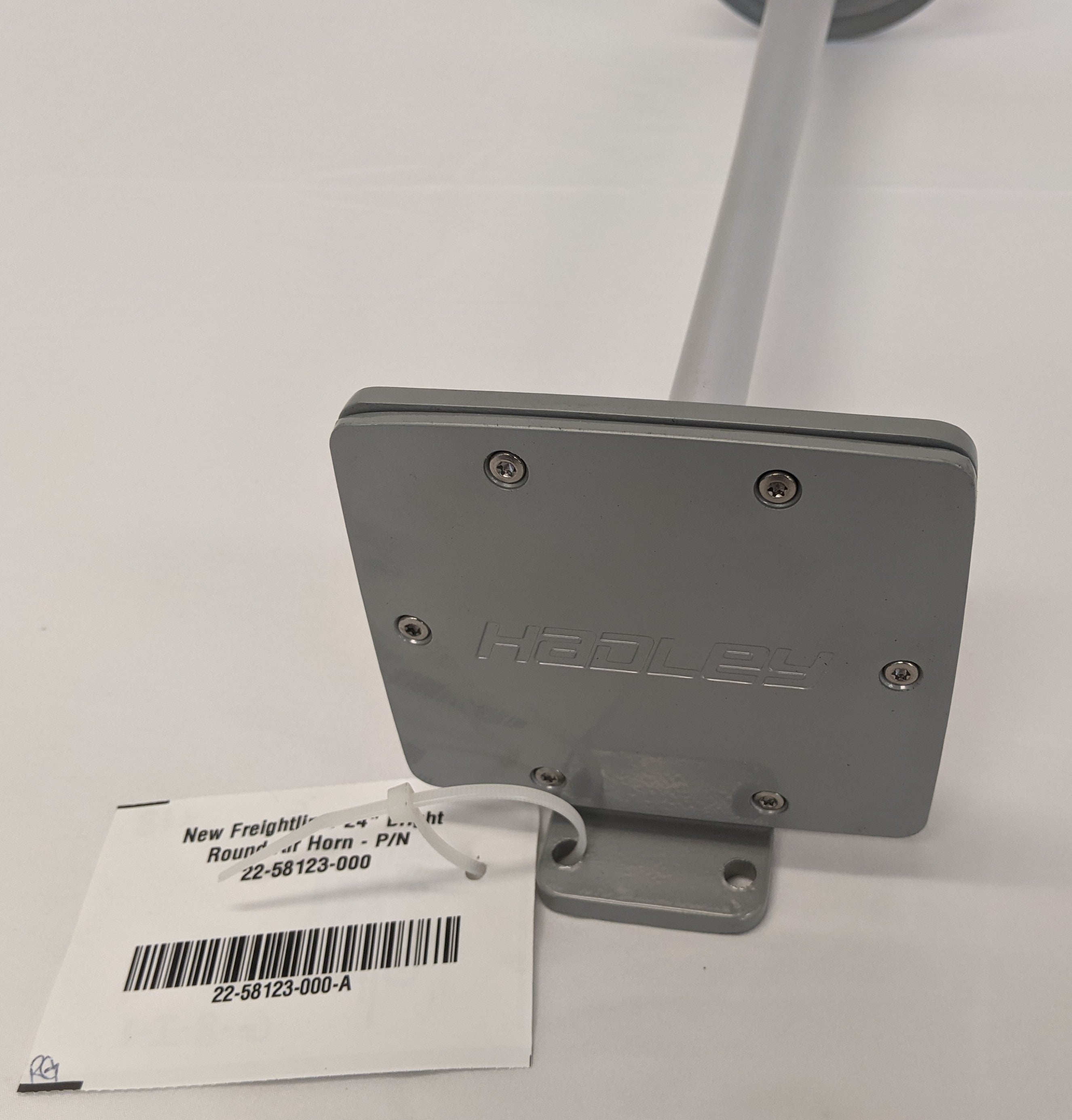 New Freightliner 24" Bright Round Air Horn - P/N 22-58123-000 (10129826316604)