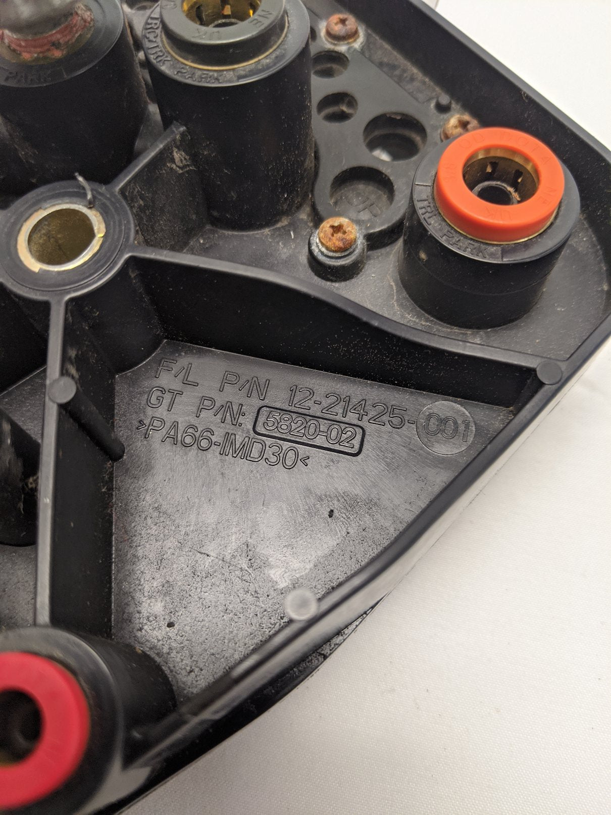 Freightliner Cascadia Passthrough Block Switch Manifold - 12-21425-001