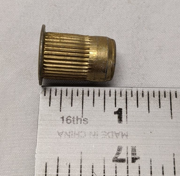 *Lot of 100* 5/16-18 Large Flange Yellow Zinc Plated Ribbed Rivet Nuts