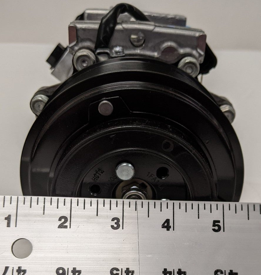 Freightliner A/C Compressor R134a 8-Groove Pad Mount | SKI 4073S