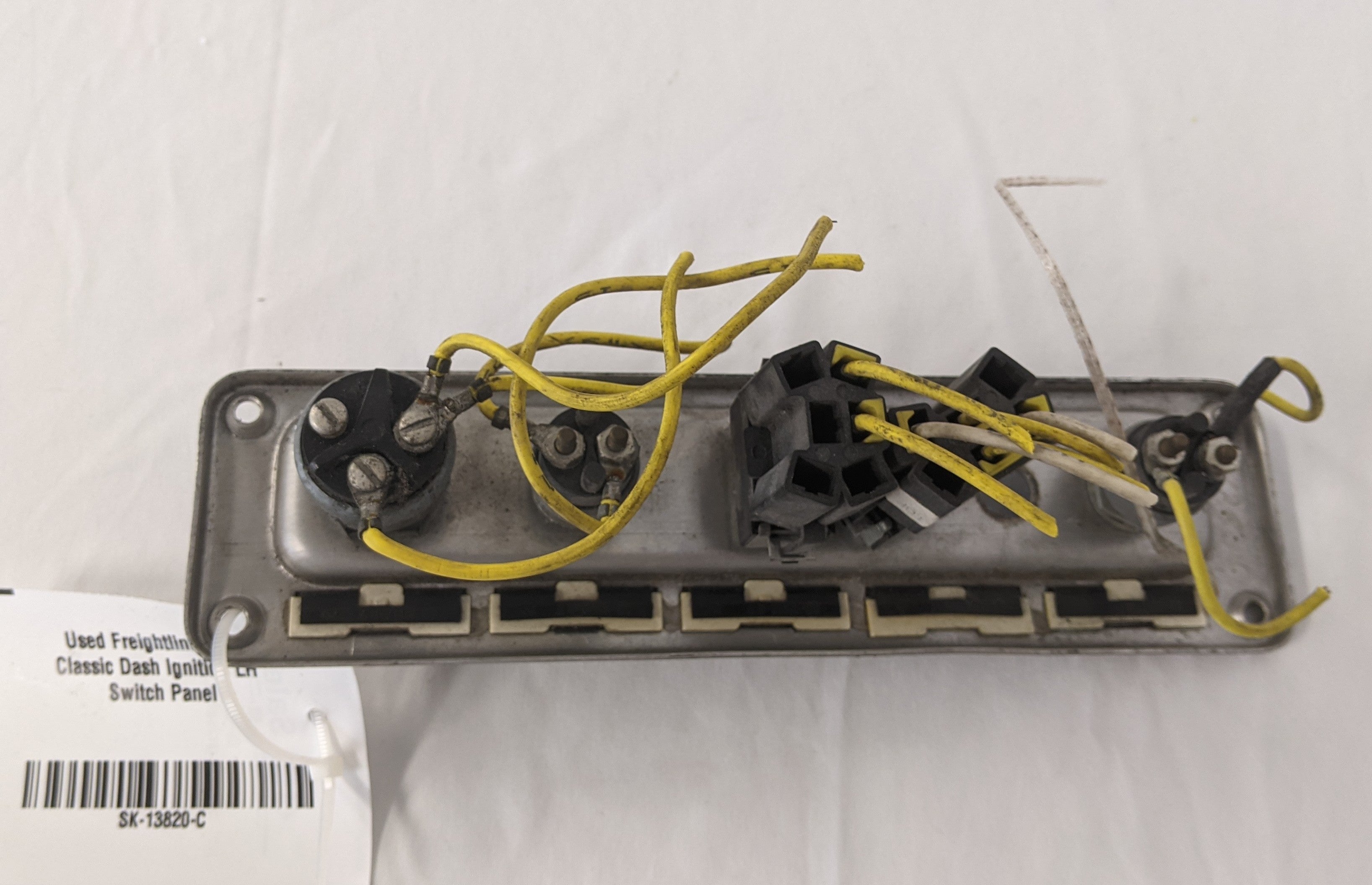 Used Freightliner FLD Classic Dash Ignition LH Switch Panel- P/N 22-25265-009 (9997548028220)