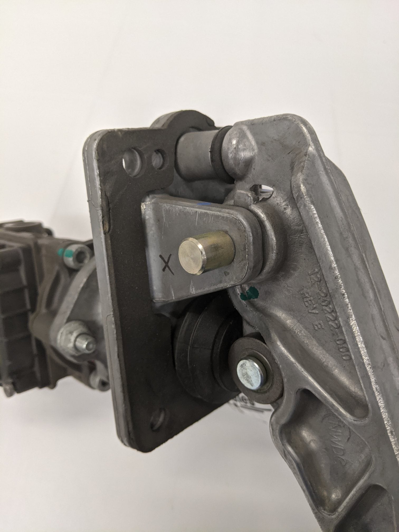 *Damaged Parts* Freightliner Foot Brake Pedal - P/N  9618992110 (6610842484822)