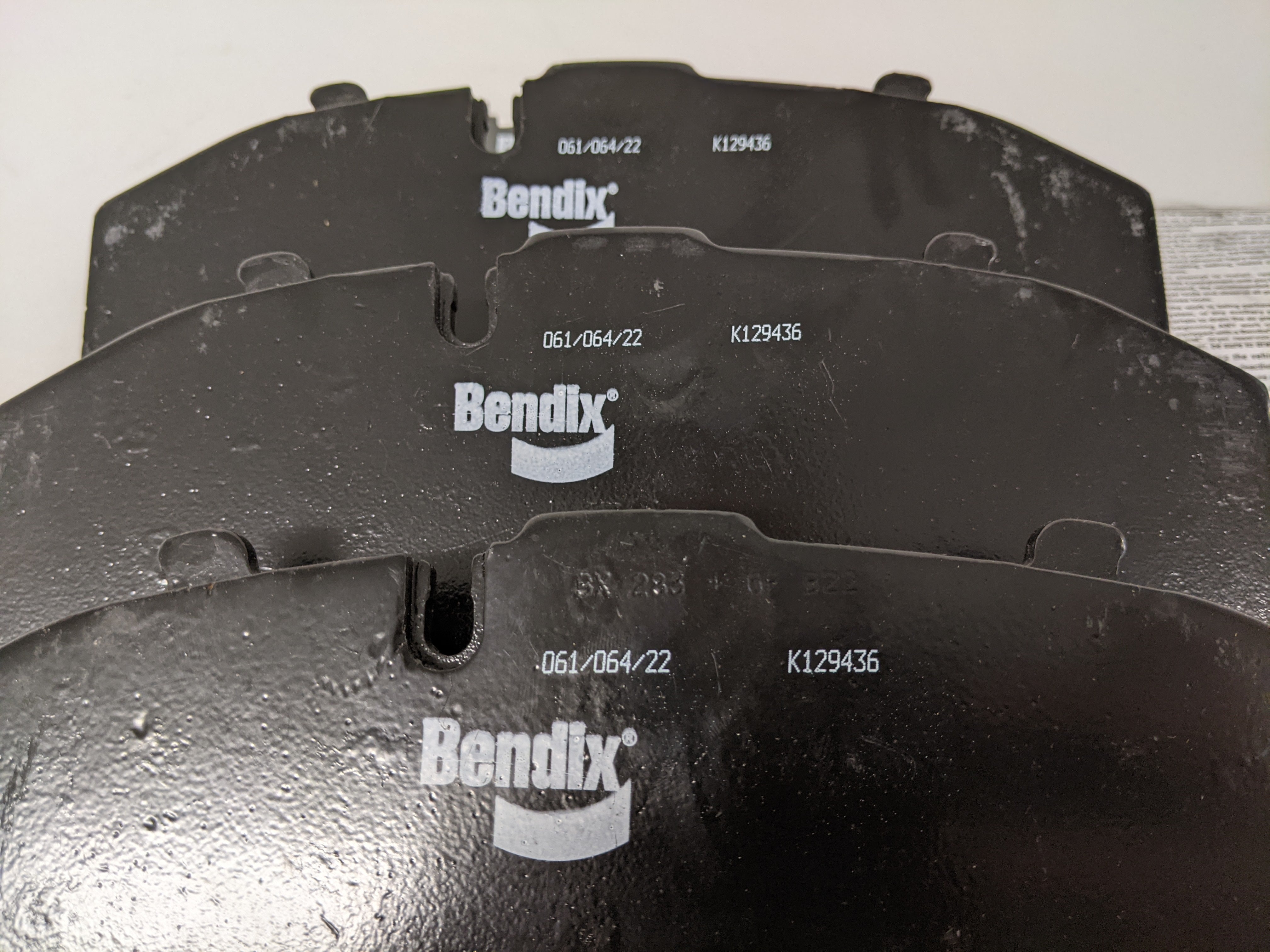 Bendix ADB22X Front Air Disc Brake Pad Kit - P/N BW K109113 (9902151893308)