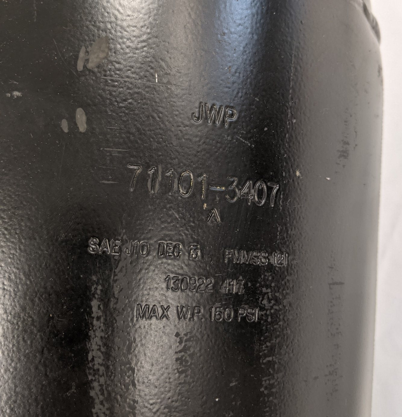 *Dented* Western Star Dual Reservoir Air Tank - P/N 71101-3407 (10115977543996)