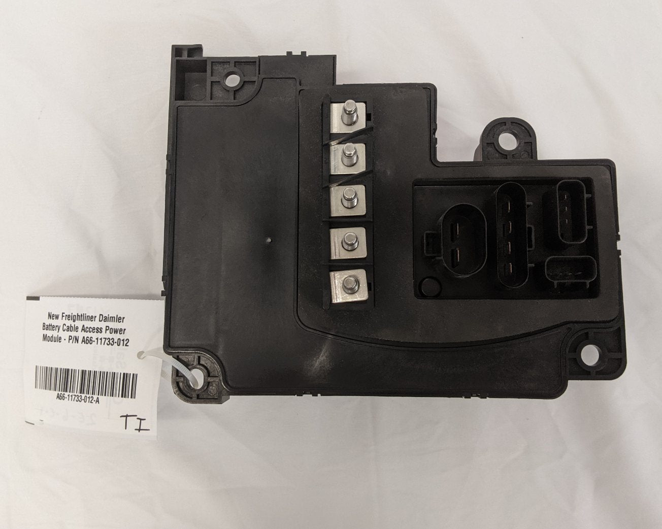 New Freightliner Daimler Battery Cable Access Power Module - P/N A66-11733-012 (10168431149372)