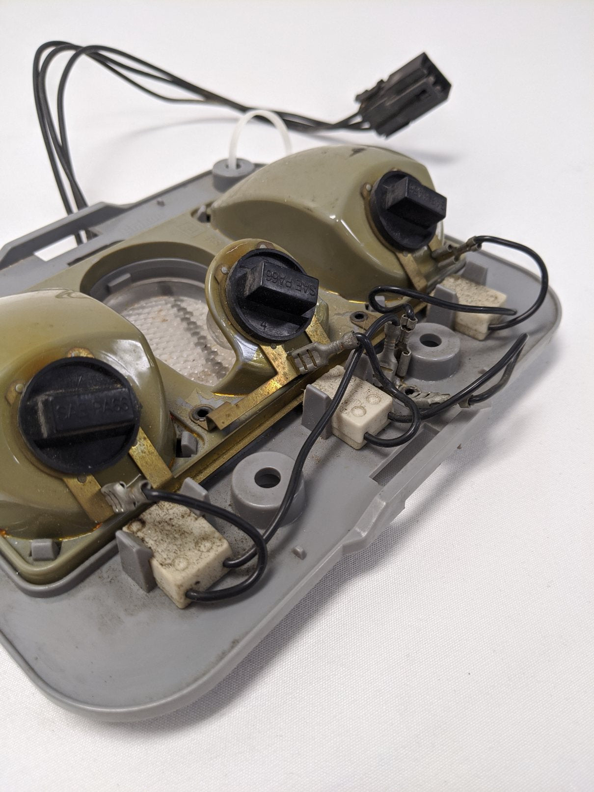 Used Freightliner Grakon Three Piece Dome Light - P/N 22-46662-000