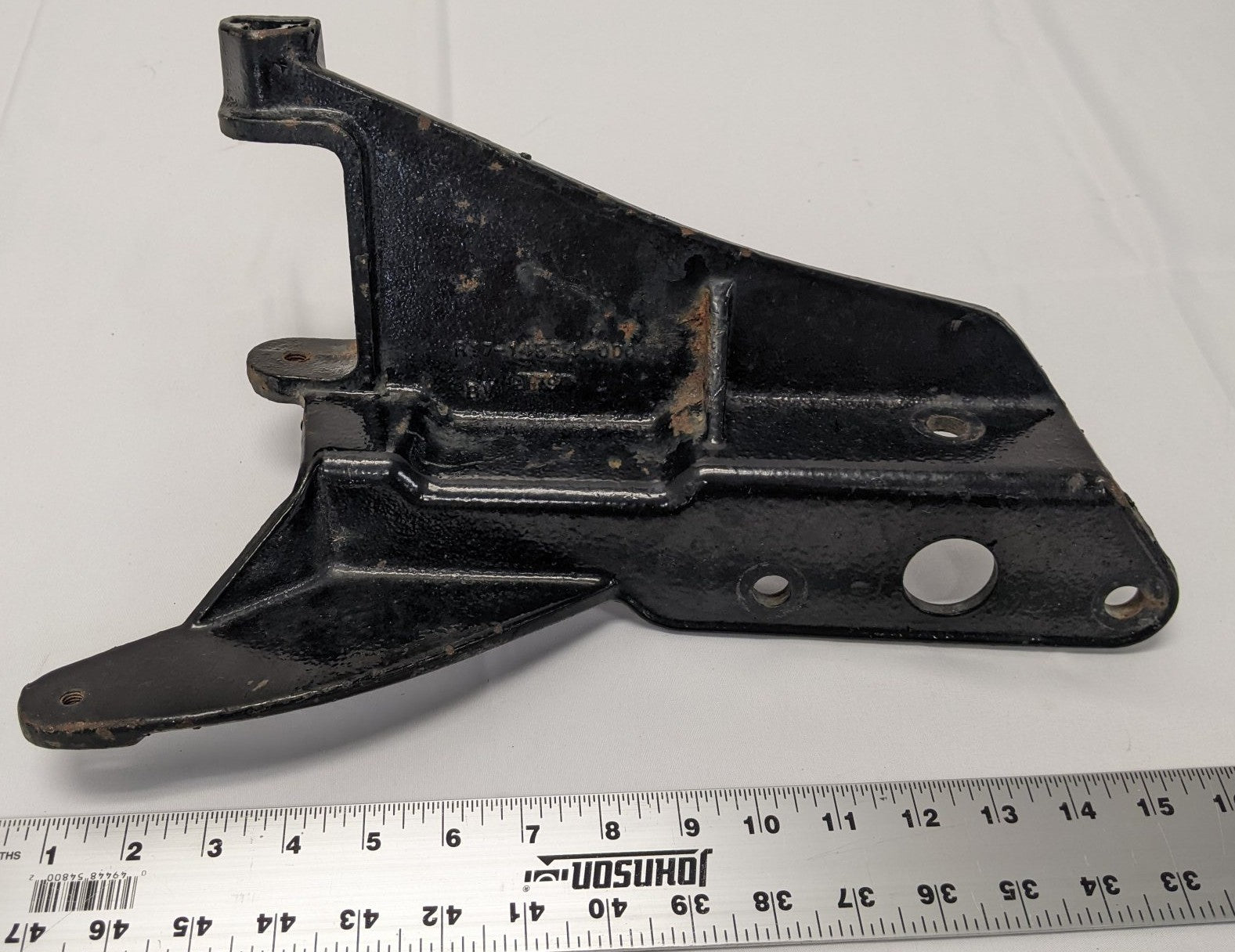 Used Freightliner RH Hinge Bracket -P/N R17-14554-000