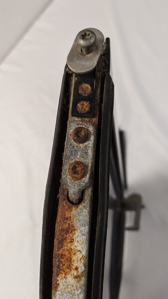 Used Freightliner FLD Classic RH Tinted Vent Window - P/N A18-17428-007