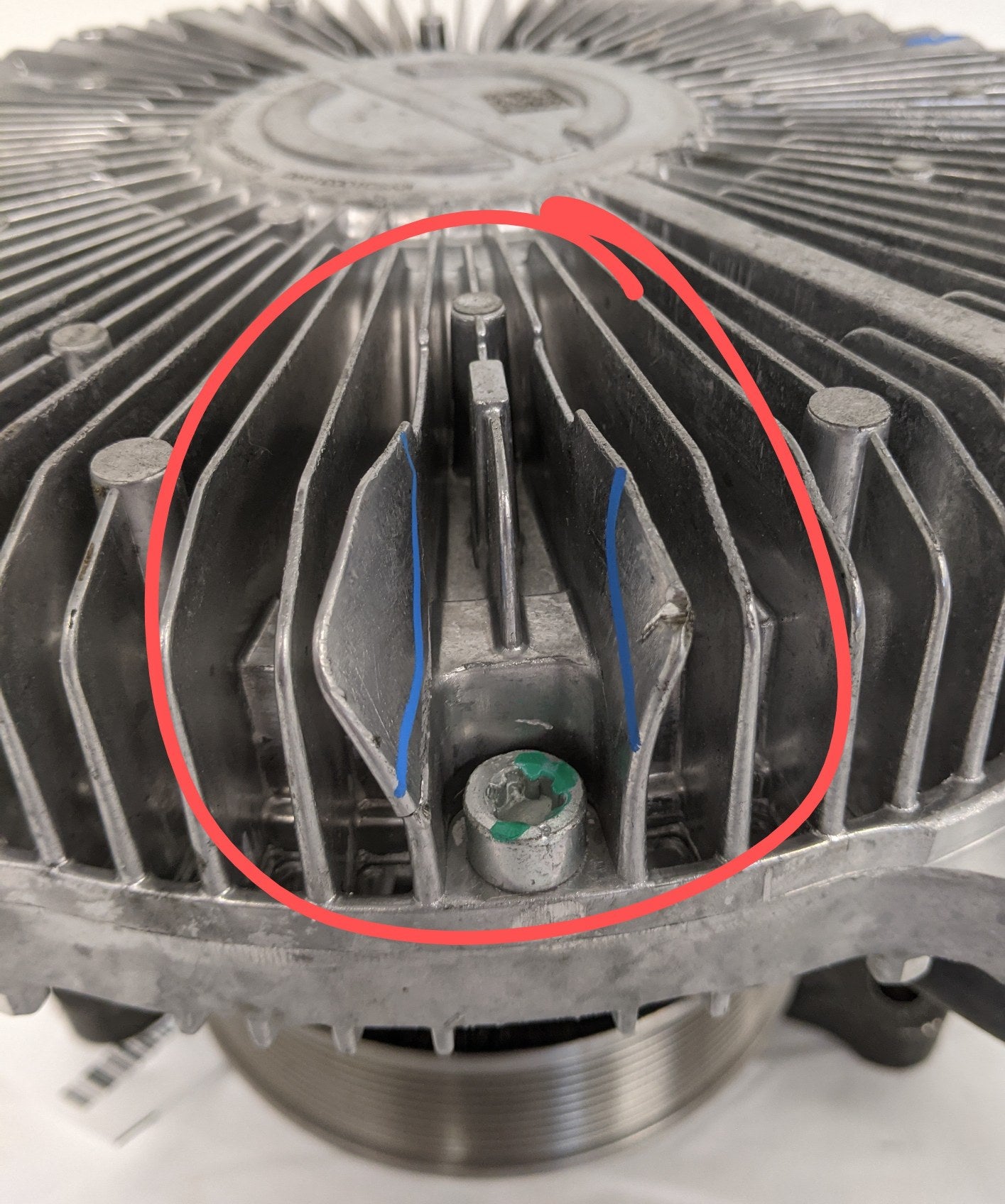 Sᙏ̤̫⑅* Damaged Cummins E-Viscous Heavy Duty Fan Clutch & Hub | KYS