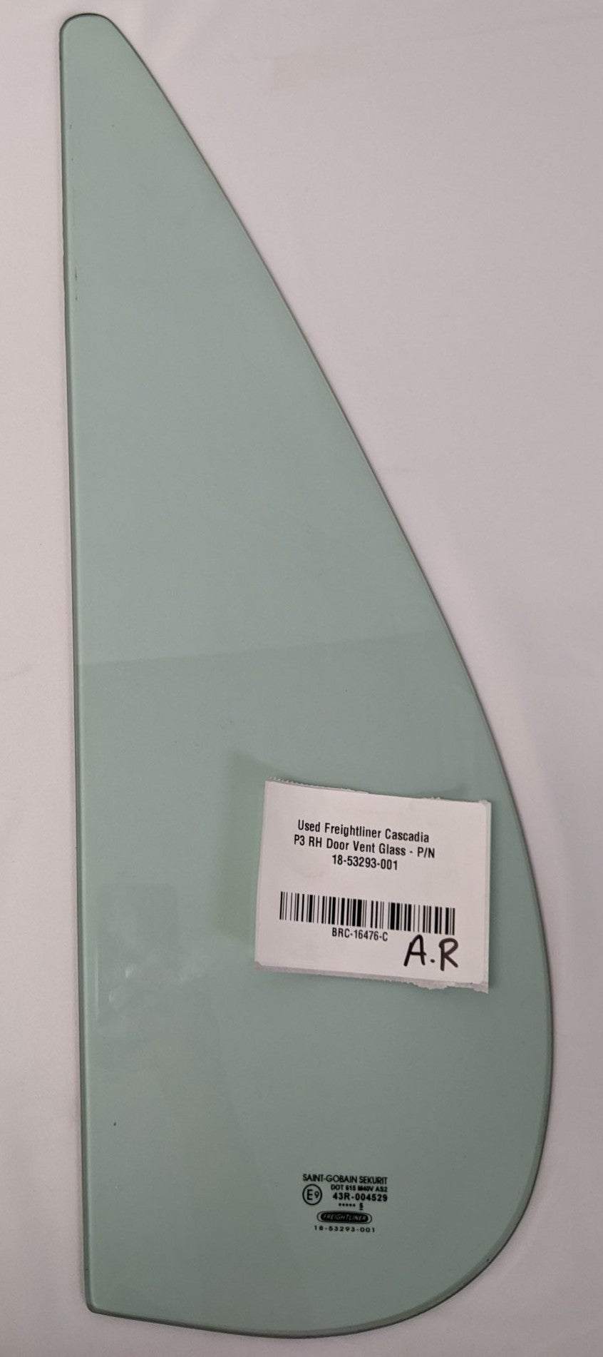 Freightliner Cascadia P3 RH Door Vent Glass | 18-53293-001