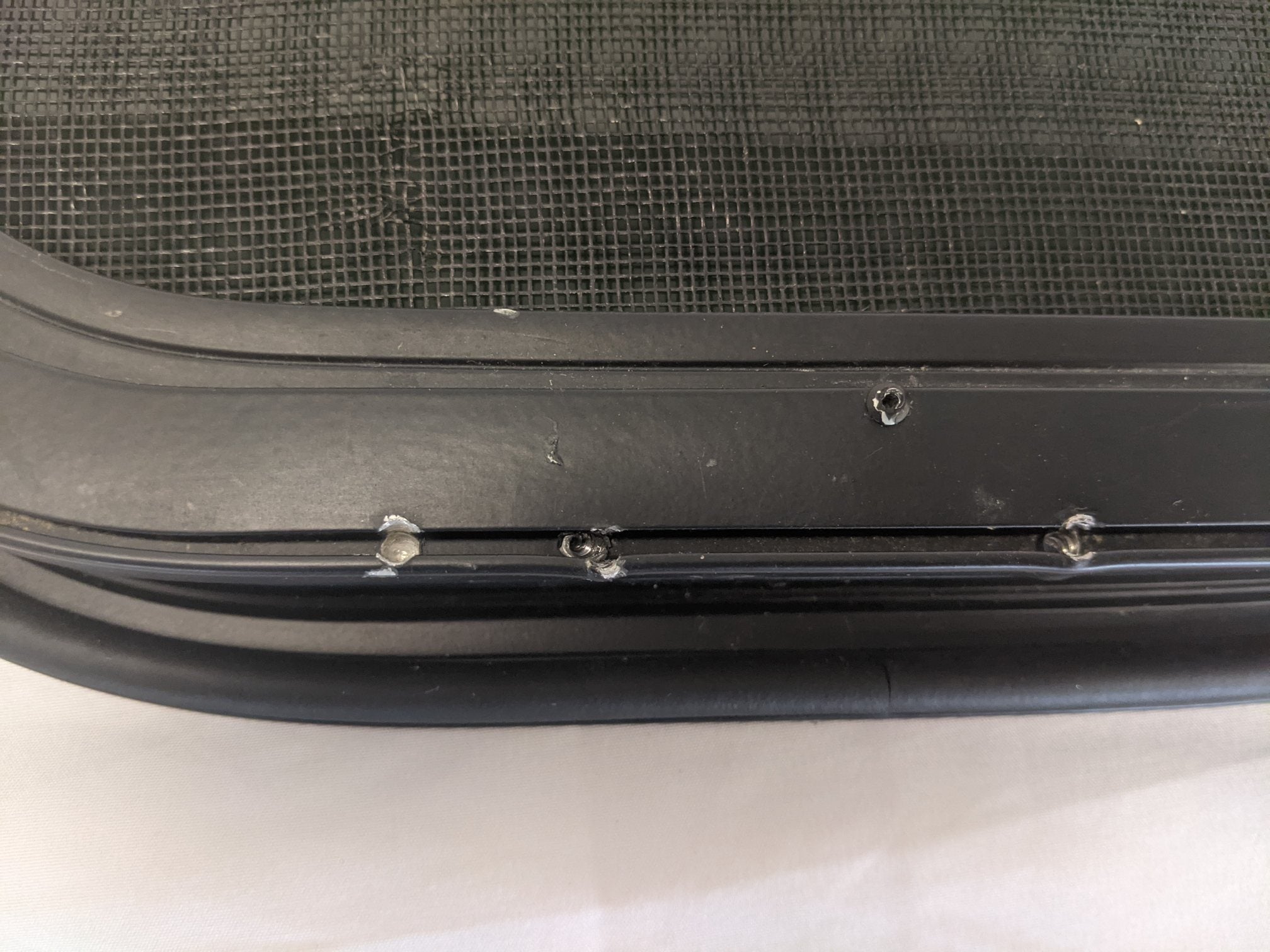 Damaged Freightliner Side SLPR Window Assy w/ Retainer- P/N  A18-63653-000