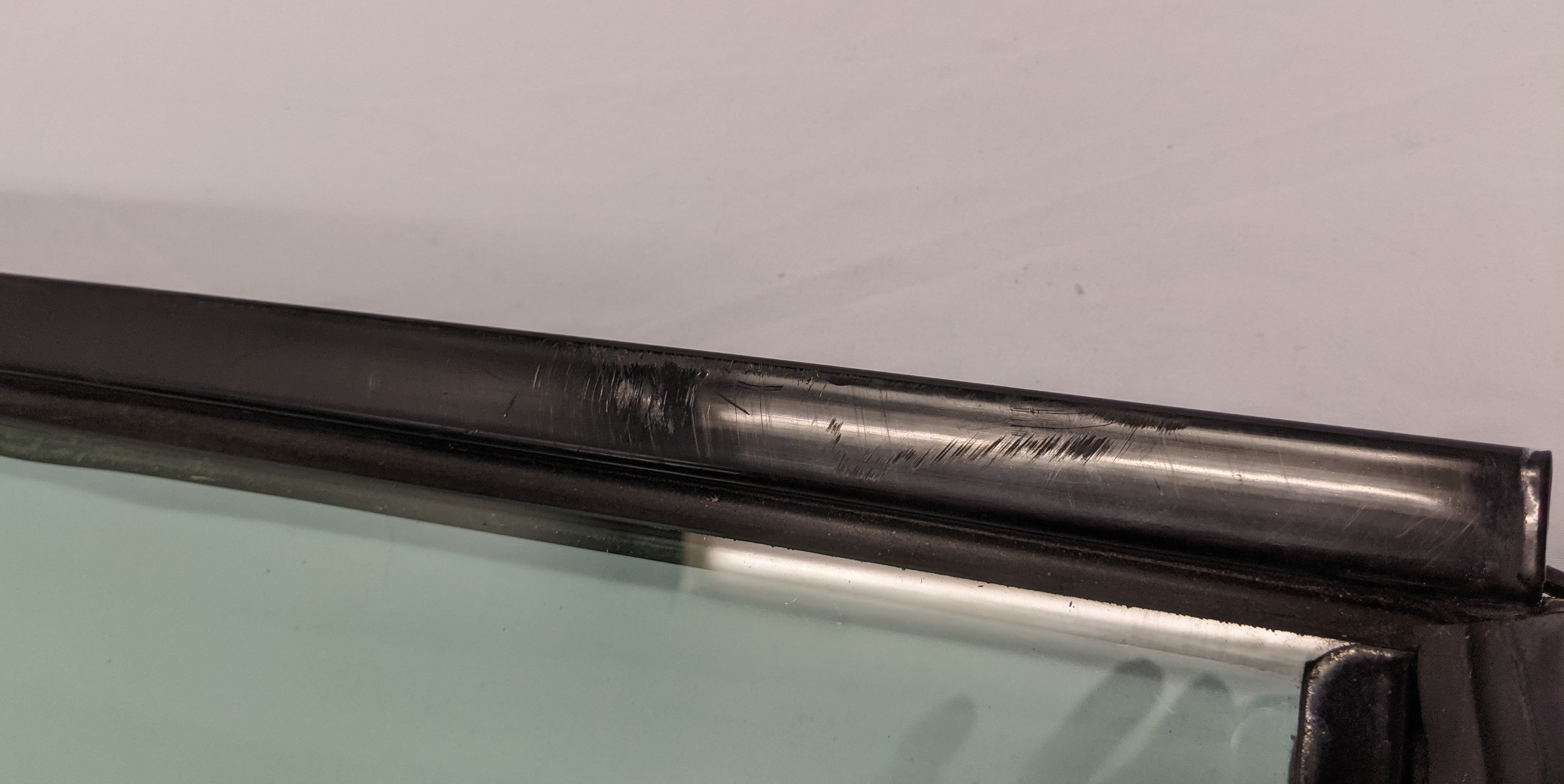 Used Freightliner FLD Classic RH Tinted Vent Window - P/N A18-17428-007 (10090898784572)