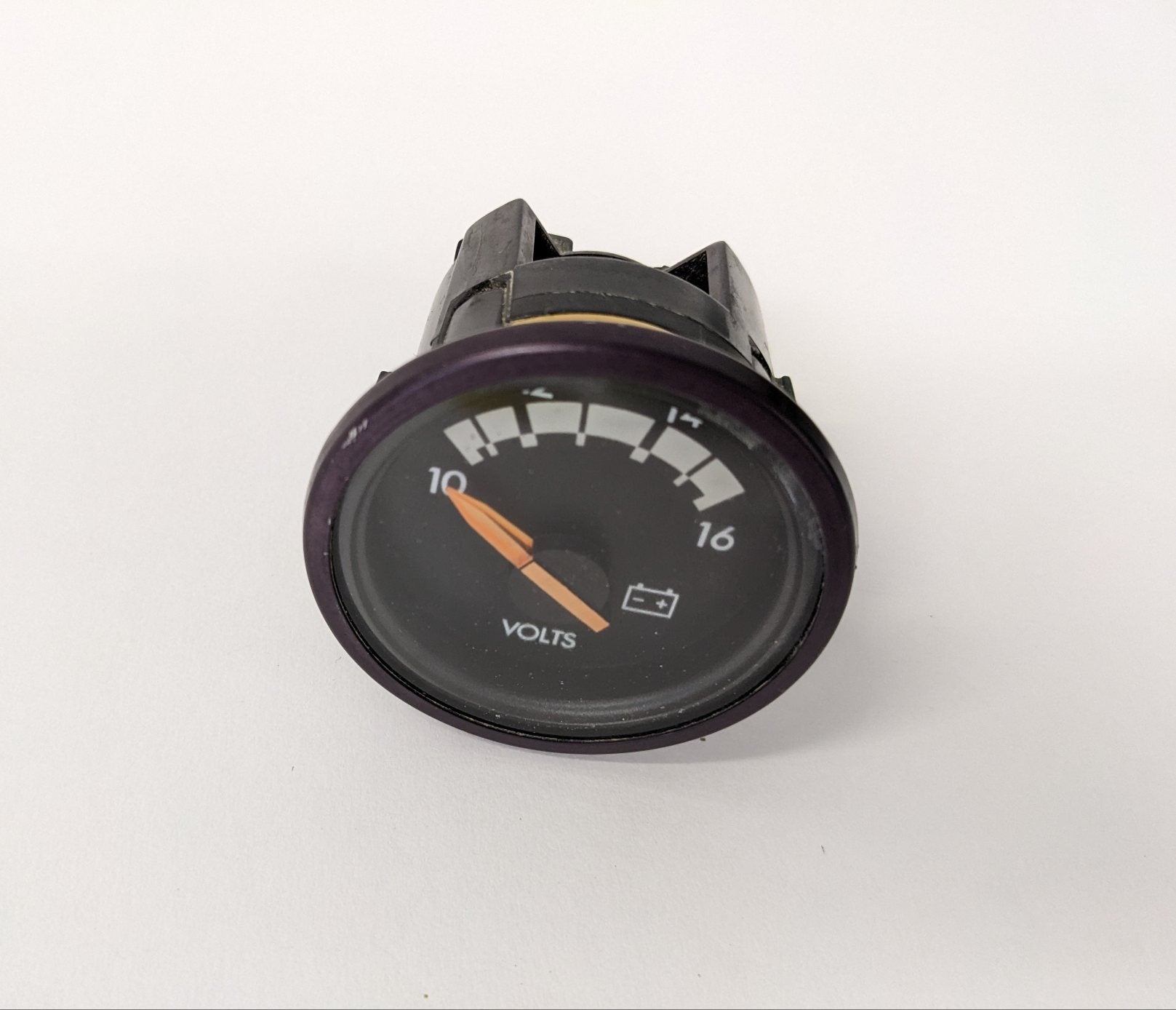 Damaged Freightliner Electromechanical Voltmeter Gauge - P/N 22-46509-000 (10106695483708)