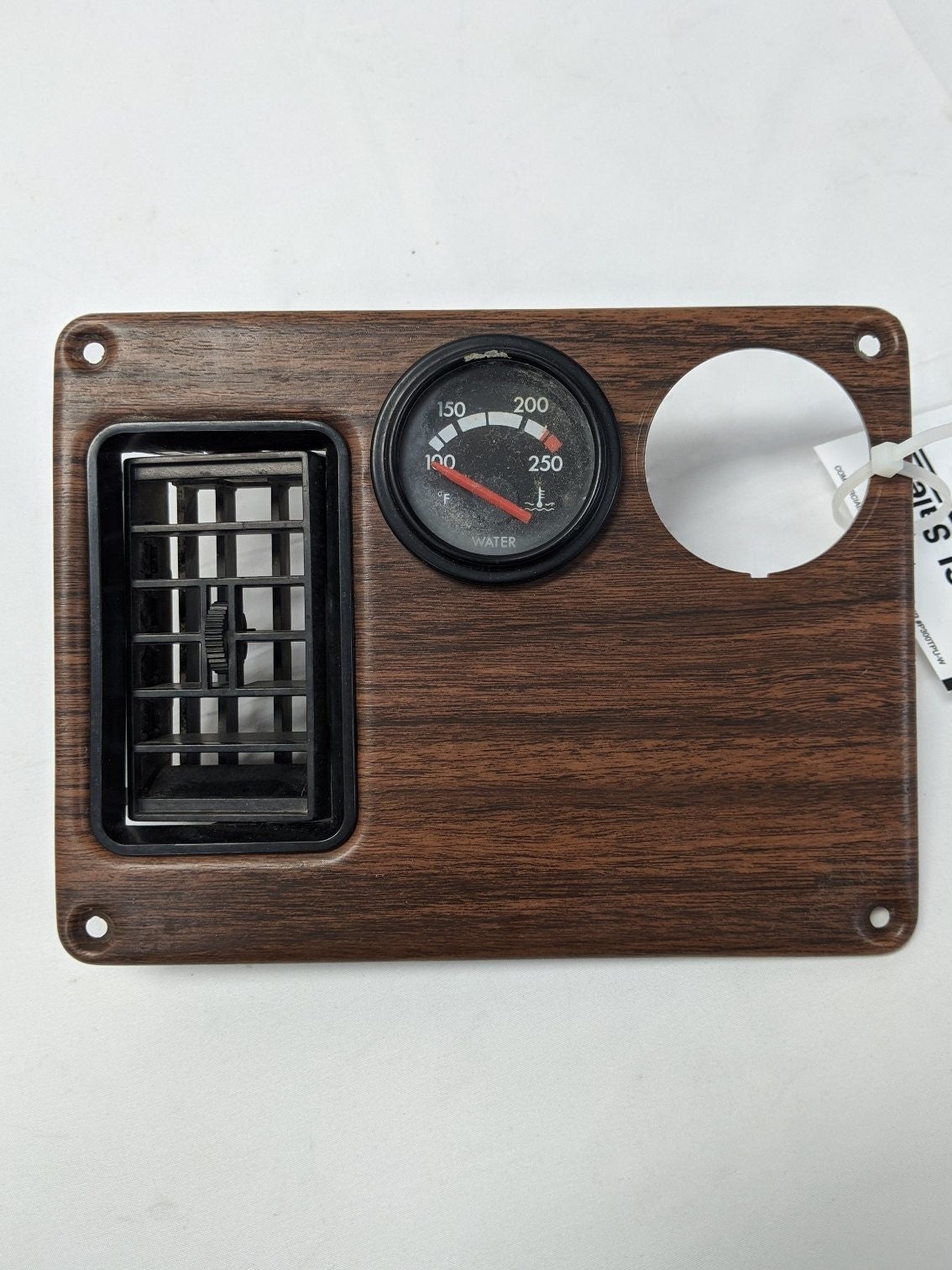 Damaged Freightliner FLD Classic WG Dash Panel w/ Gauge & Vent-P/N 22-32029-001