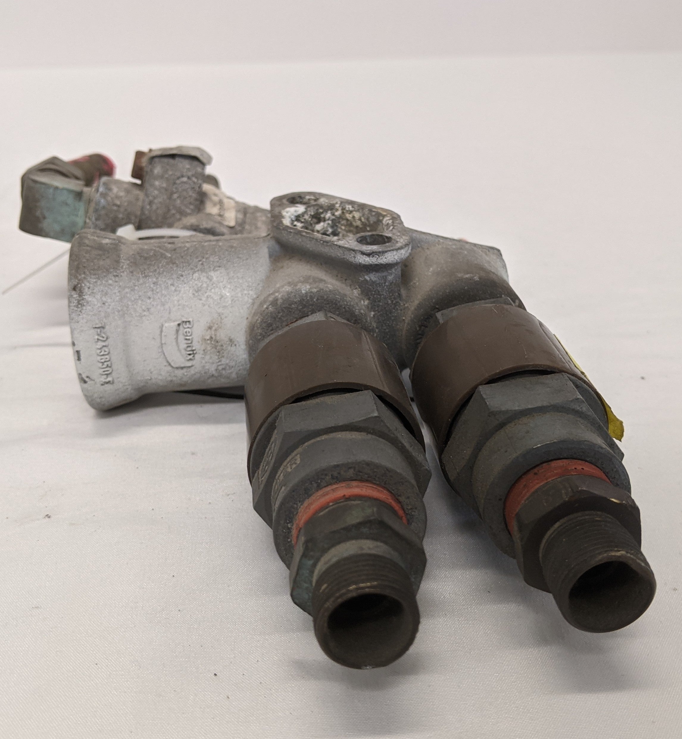 Used Bendix Trailer Valve & Tractor Protection Quick Release Valve -P/N T-243850 (10018174402876)