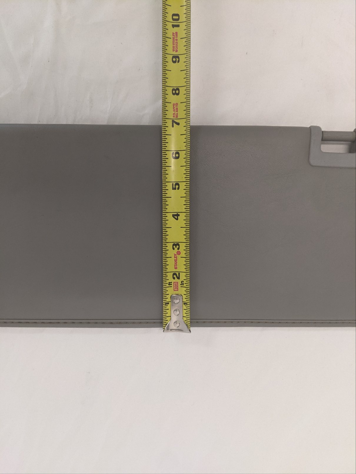 Damaged Freightliner Columbia Gray FLX Interior Sun Visor - P/N A22-58995-002