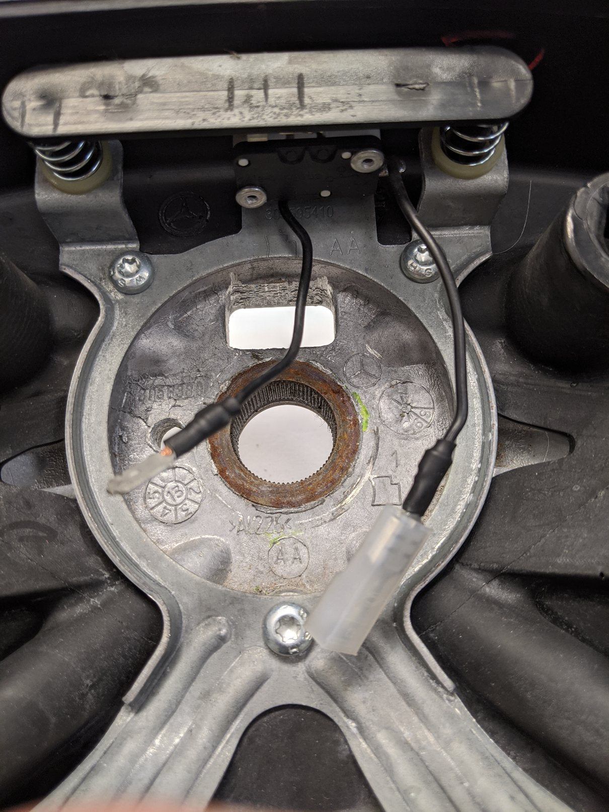 Freightliner 18" Leather Steering Wheel - A14-15884-001