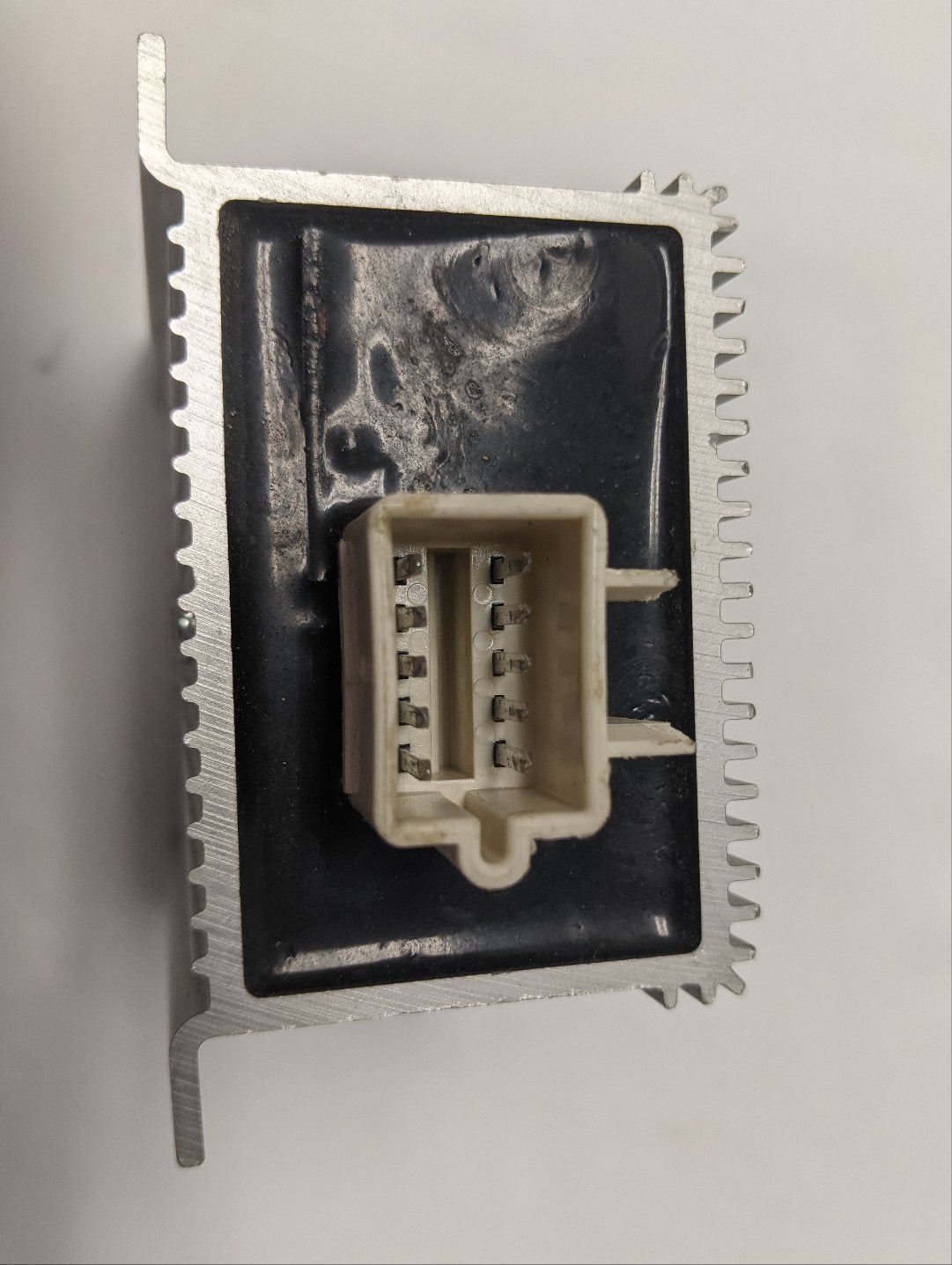 Damaged Freightliner Daytime Running Lamps Control Module -P/N SPD 1324F