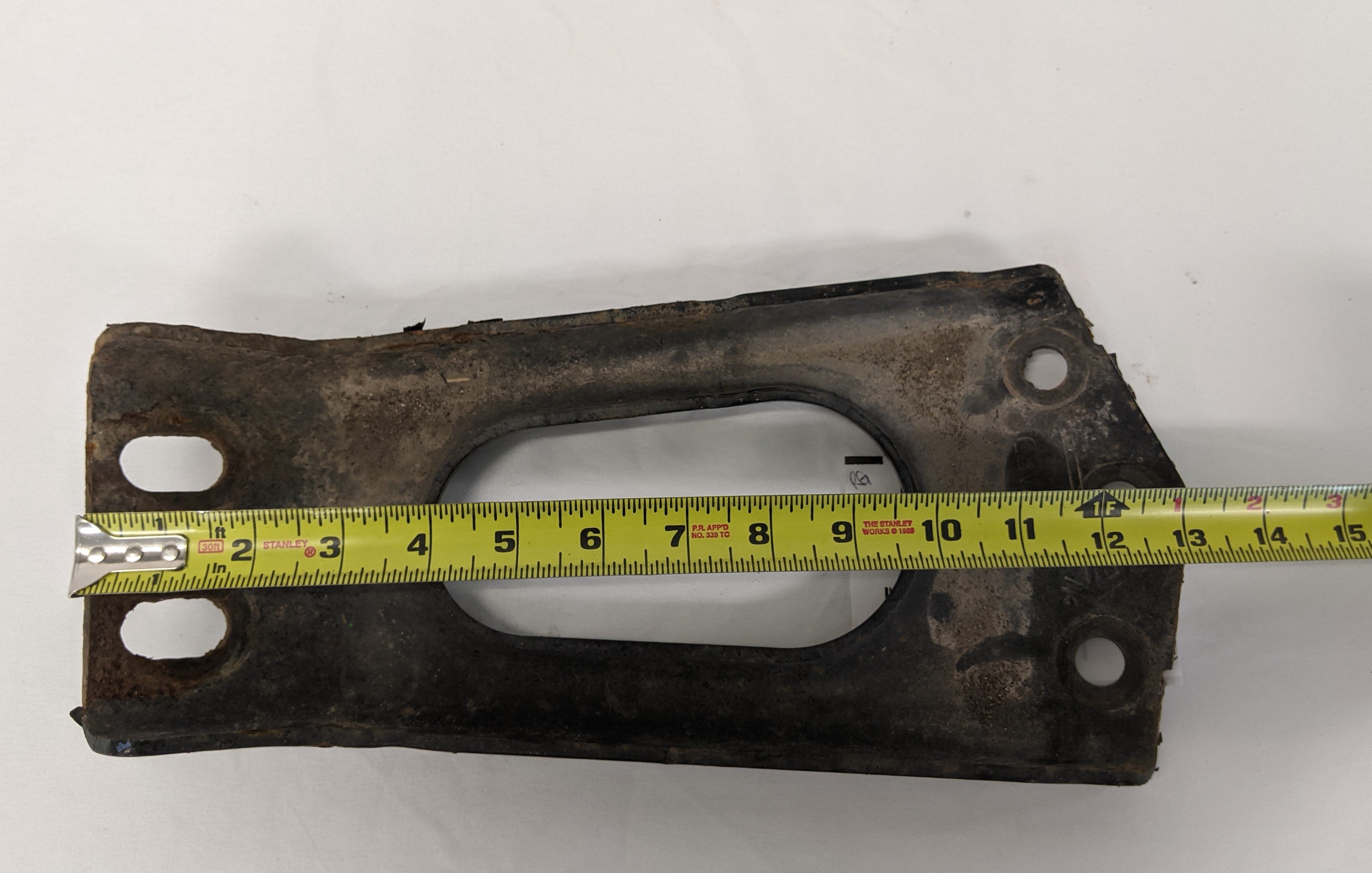 Used Freightliner Cascadia P3 RH Engine Crossmember Bracket - P/N 15-23711-005 (10094981087548)