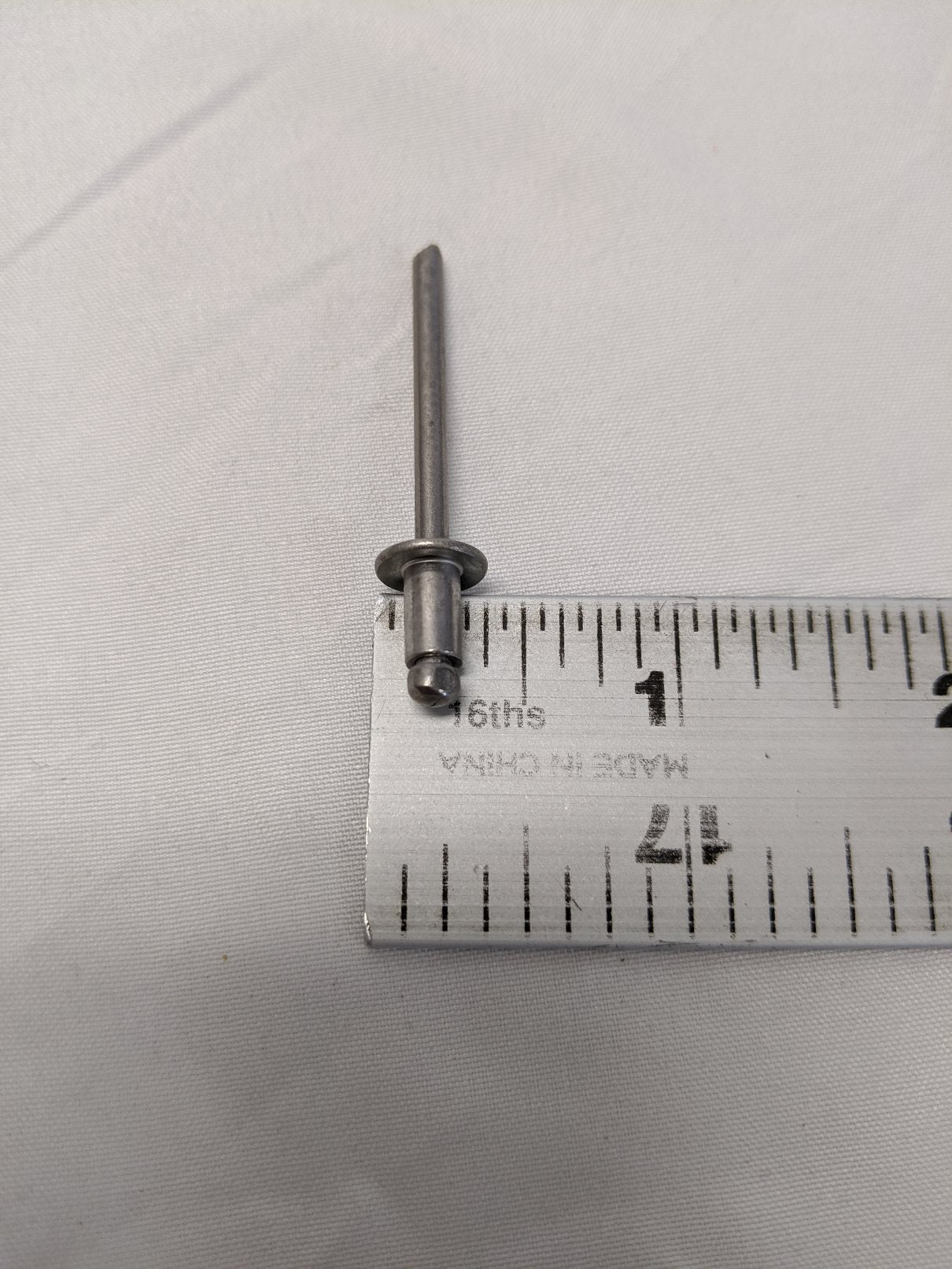 *Lot of 100* New 3/16" x 5/16" Stainless Steel Blind Rivets