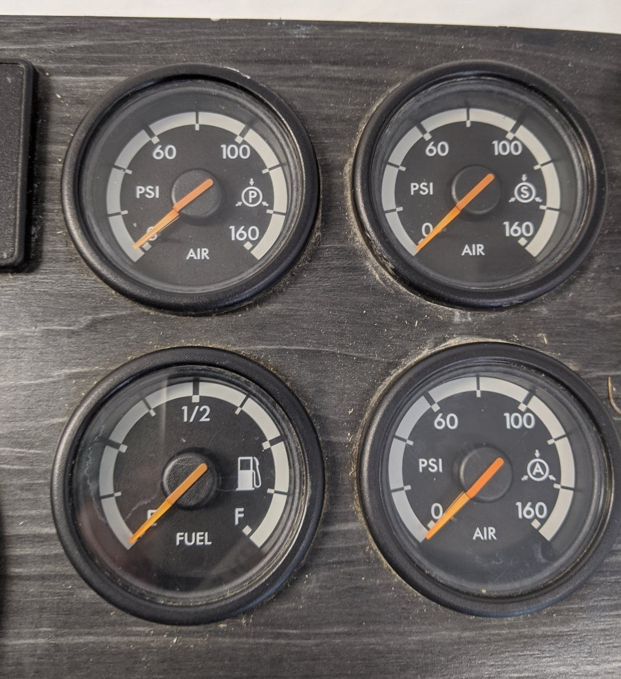 Used Freightliner Columbia Dash Instrument Cluster Panel - P/N A22-59448-001