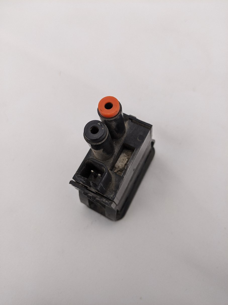 Used Behr Air/Electric Fresh Air Rocker Switch - P/N 630030.00 (10105392857404)