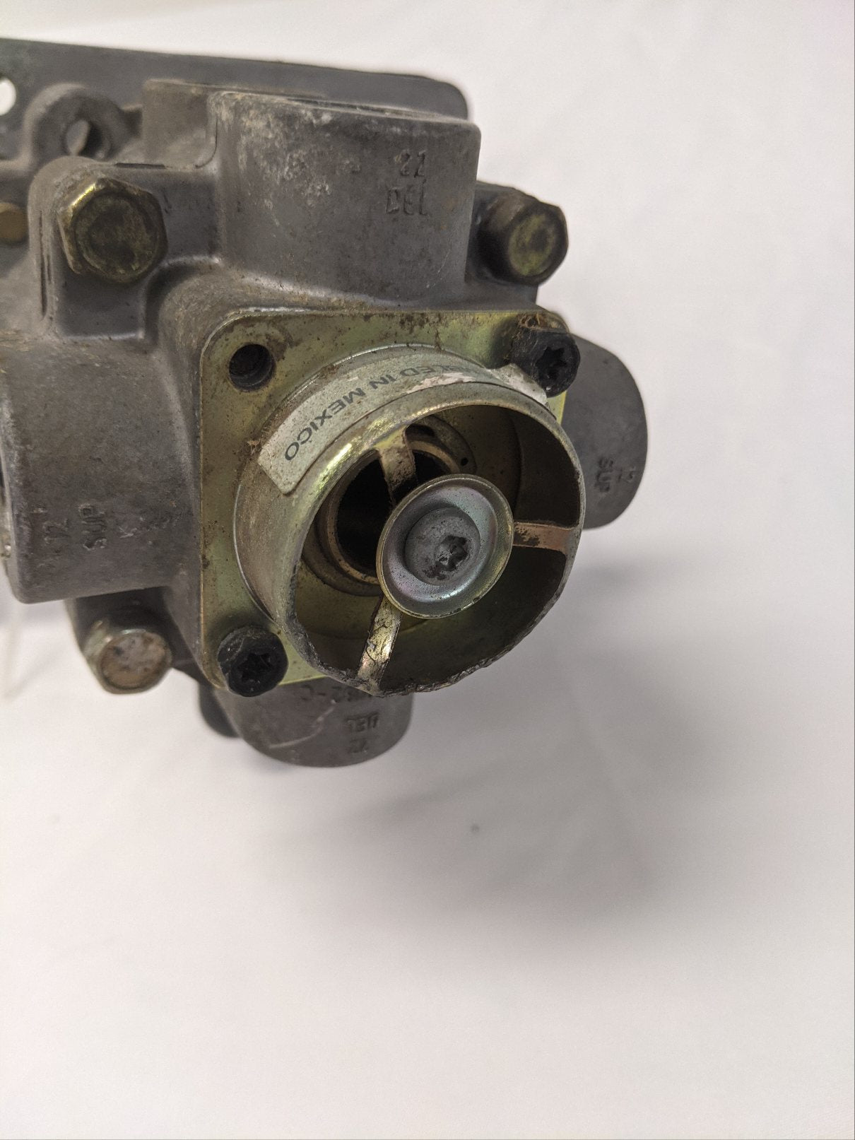 Used Freightliner Bendix Foot Valve & Brake Pedal | A12-19510-003