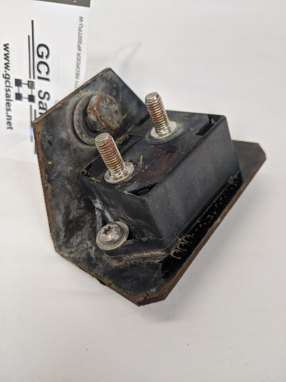 Used Freightliner Cascadia P3 Circuit Breaker & Bracket - P/N 06-33153-000