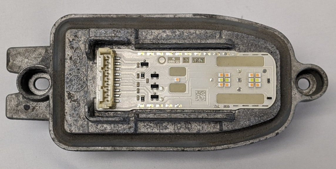 Used Freightliner Cascadia LED Turn Signal Control Module - P/N  1040.001.0920