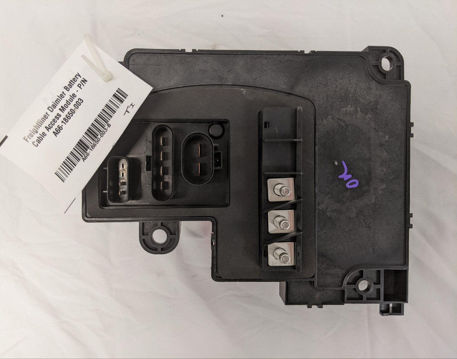 Freightliner Daimler Battery Cable Access Module - P/N  A66-18650-003 (6831065038934)