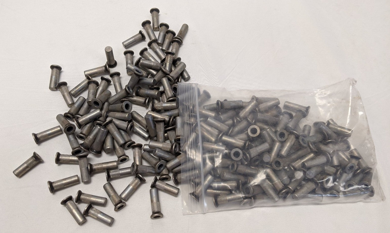 *Lot of 200* 6MM-1.0 Wedge Head Closed End Sealed Steel Ribbed Rivet Nuts