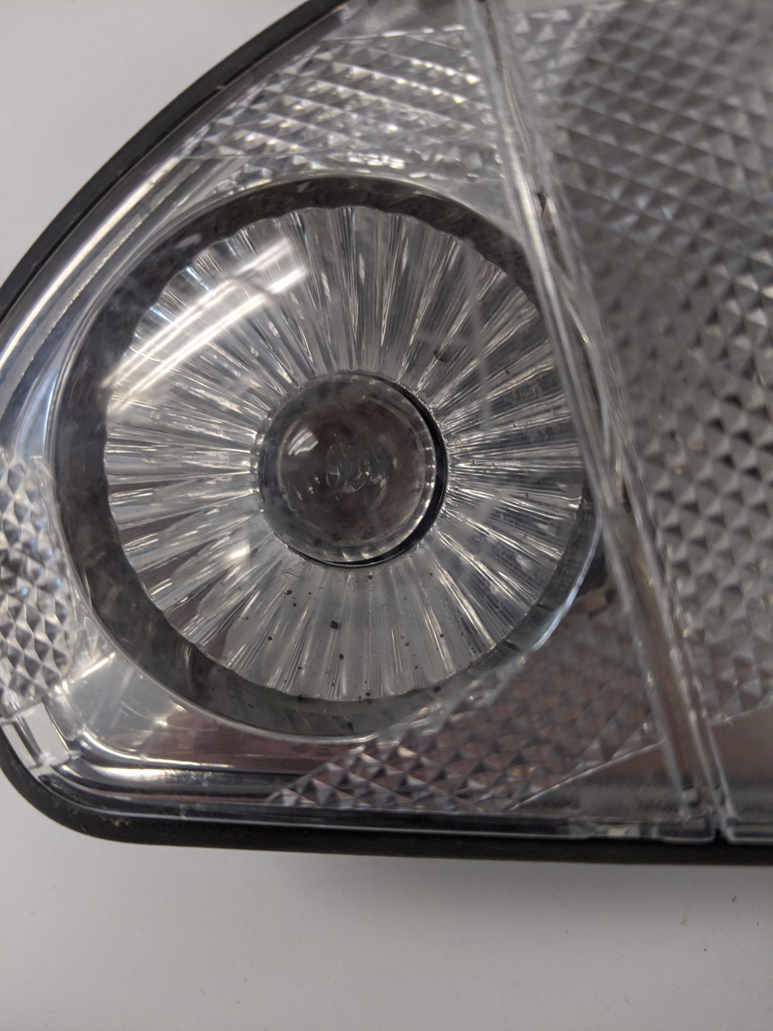 Used FTL Cascadia P3, M2 LH Interior Dome Light w/ Bulbs - P/N 22-60997-000