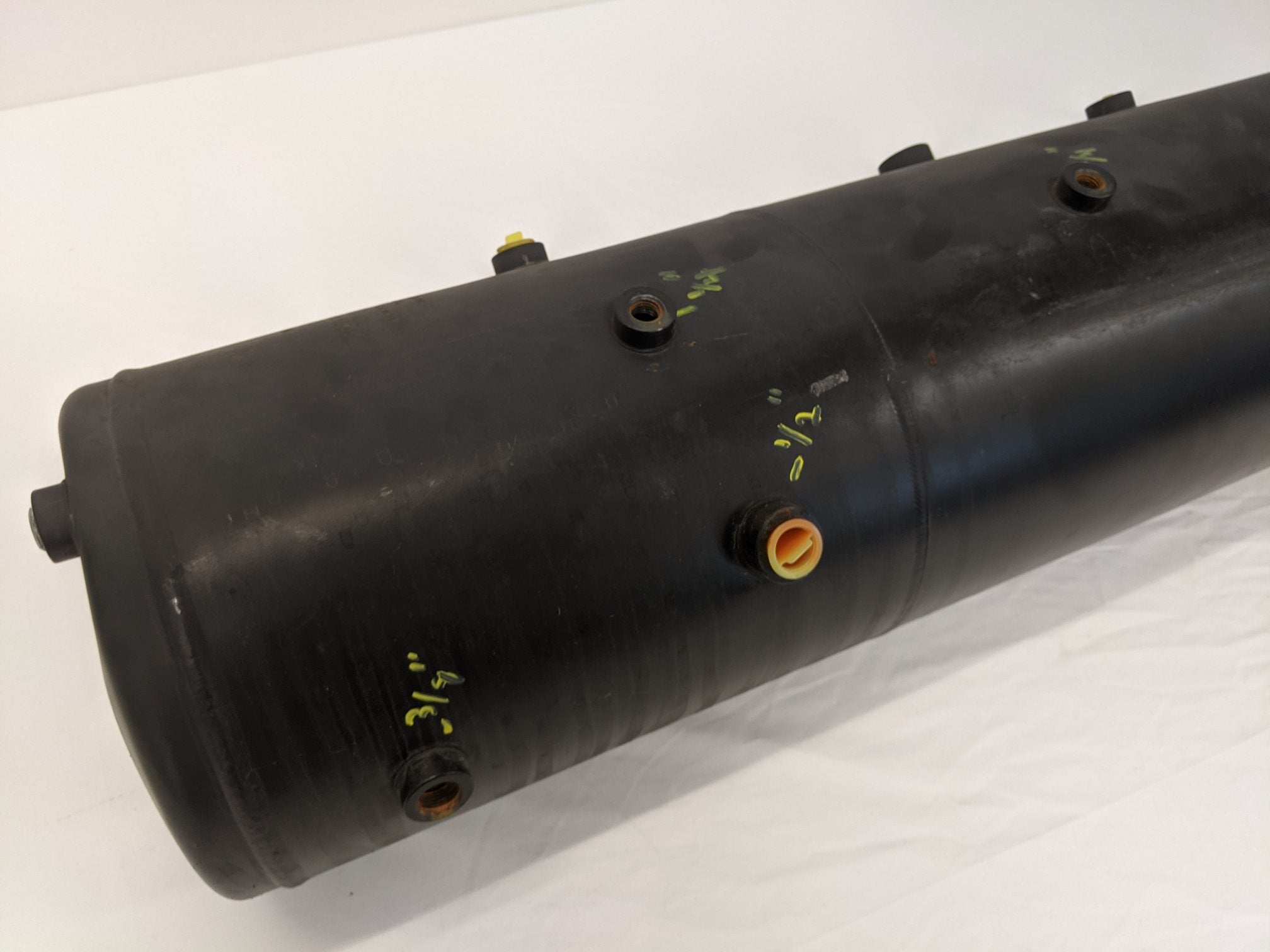 Freightliner 2180 cu. in. Steel Dual Air Tank - P/N 12-21748-000 (10118321013052)