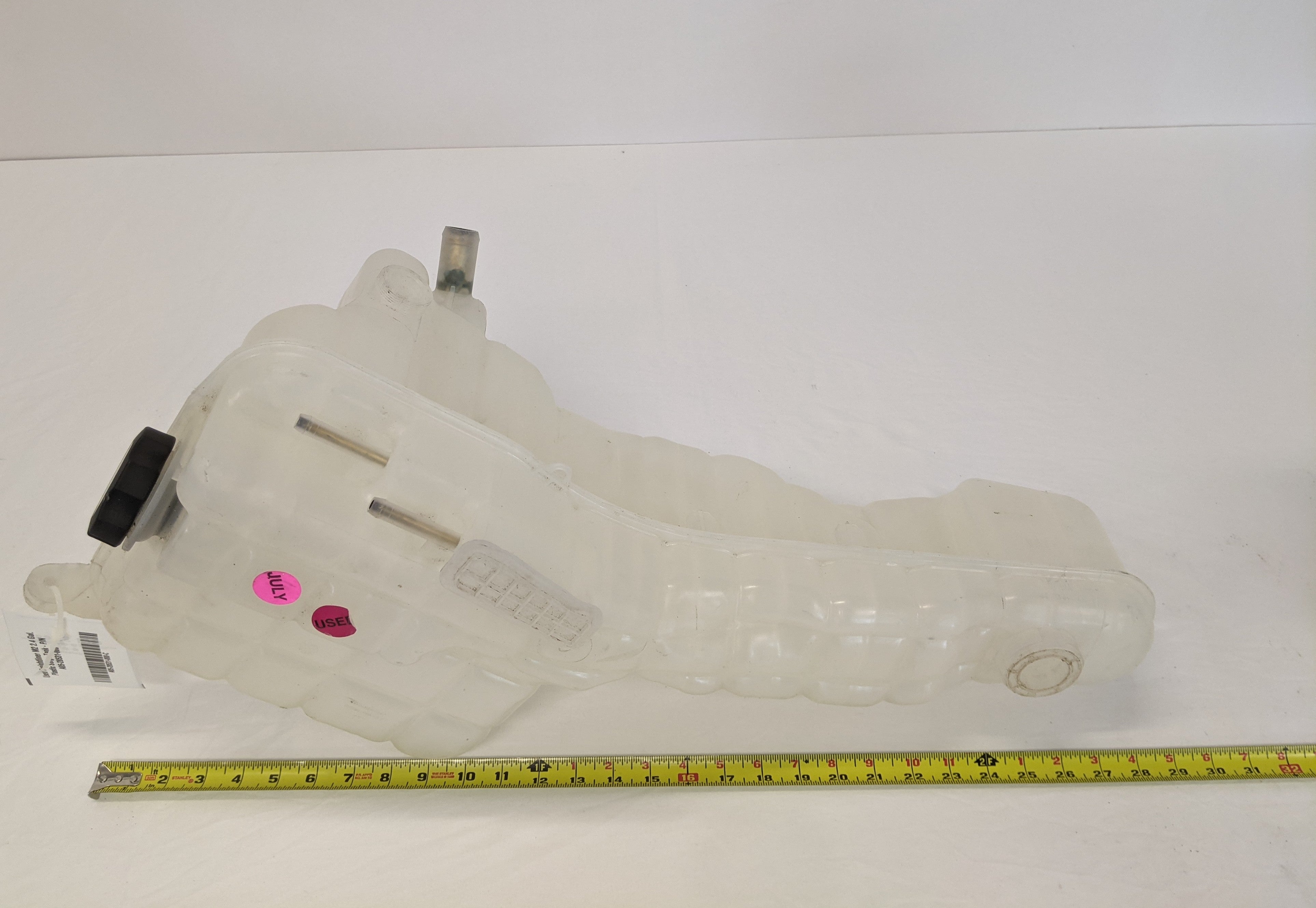 Used Freightliner M2 2.4 Gal. Plastic Surge Tank - P/N A05-28531-000 (10097193877820)