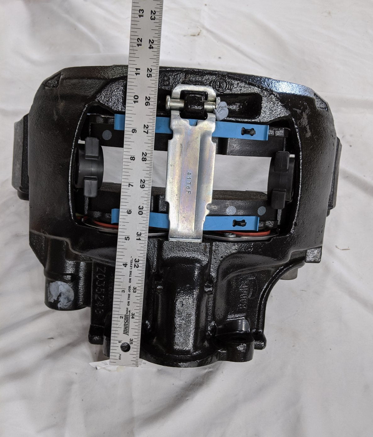 Damaged Bendix LH 22X, 276, 0750A Front Disc Brake Caliper - P/N BW K153604 (10091443257660)