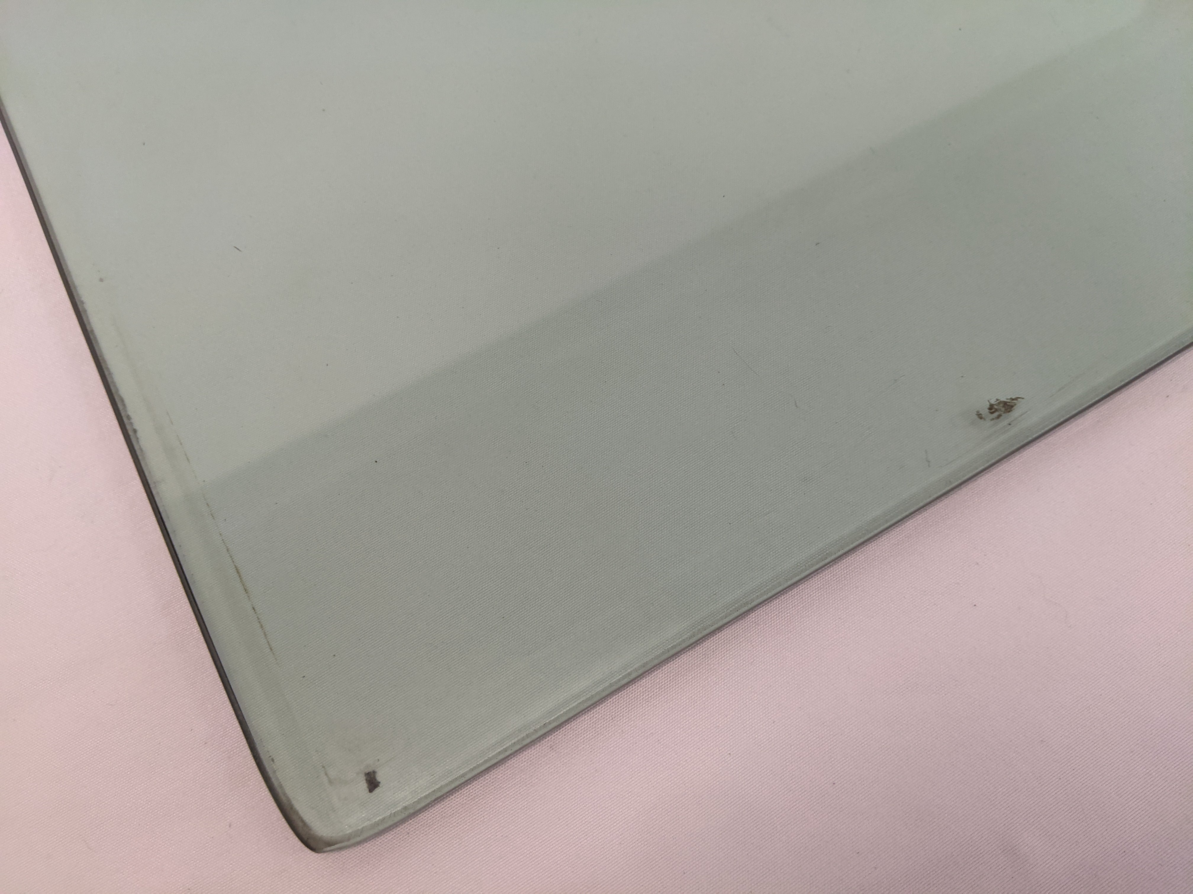 *Scratched* Freightliner FLD LH Manual Tinted Door Window Glass-P/N 18-17450-001 (10098485068092)