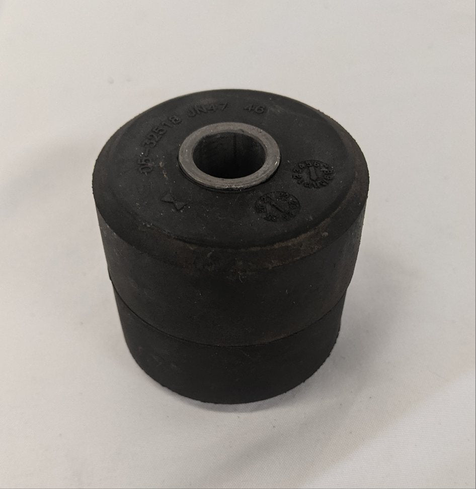 Used Freightliner Upper Radiator Isolator - P/N 05-32518-070