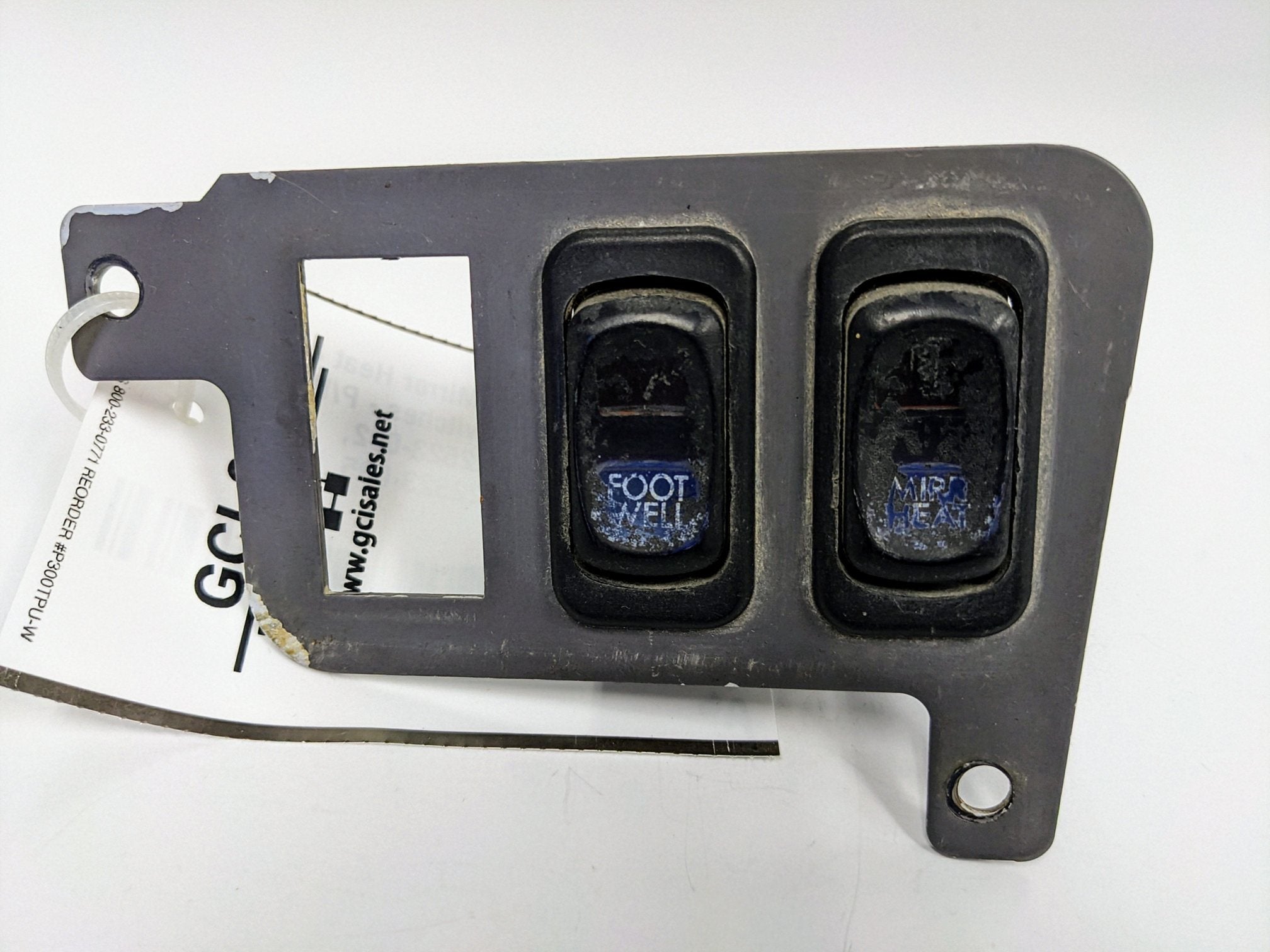 Used FTL Mirror Heat & Footwell Switches - P/Ns: A06-22523-002, A06-22523-005 (10122020585788)