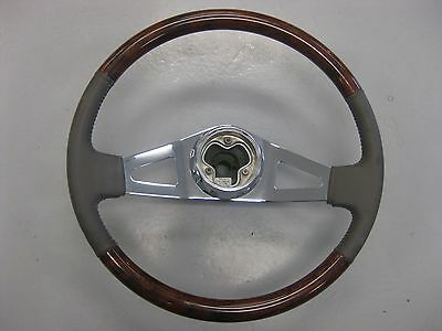 Used Freightliner 18? Woodgrain and Leather Steering Wheel - P/N  A14-14568-001 (3939733995606)