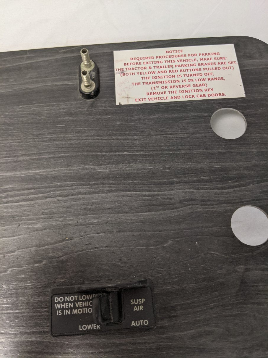 22-45867-010 - Freightliner Instrument Dash Panel (used)